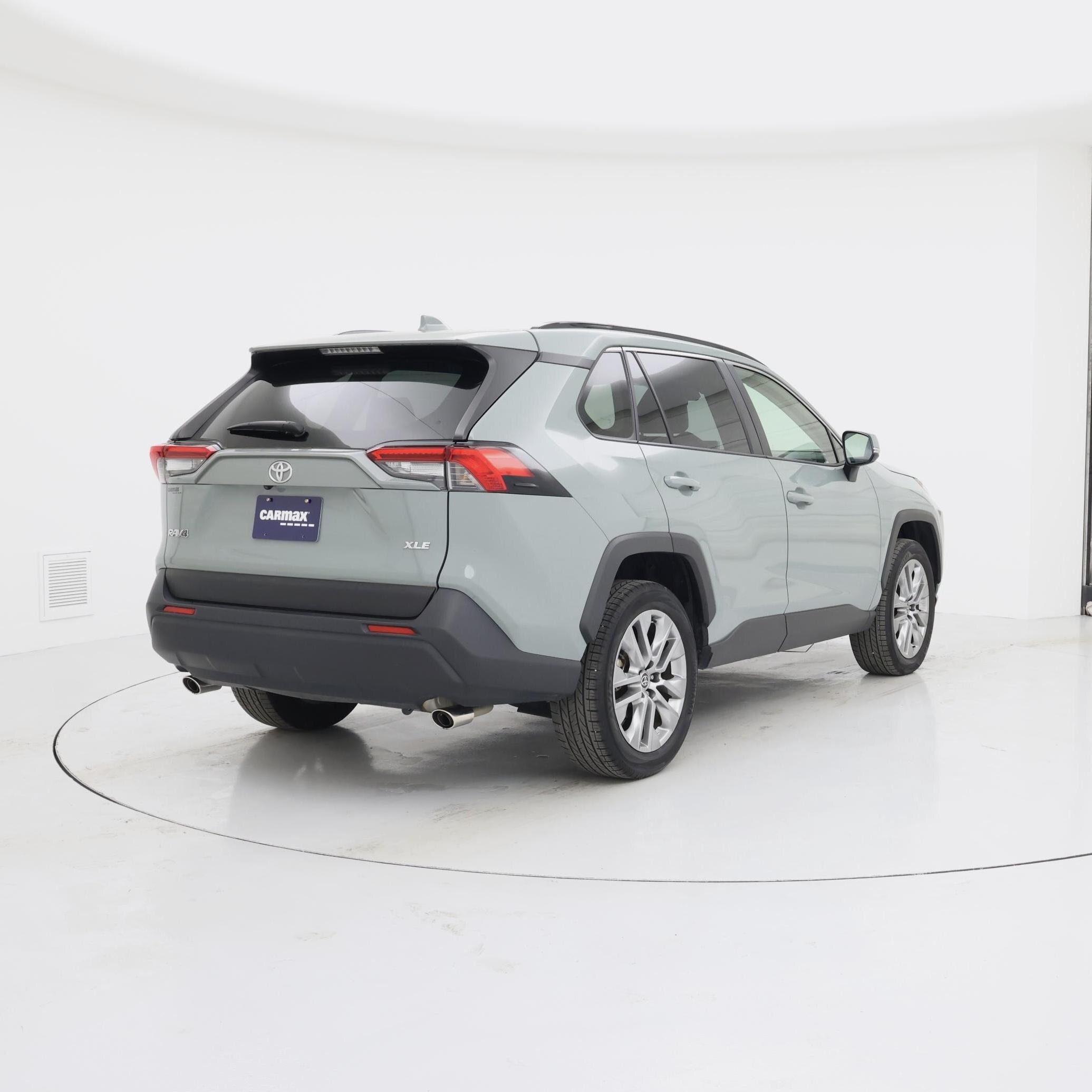 Thumbnail: 2023 Toyota RAV4 - 8