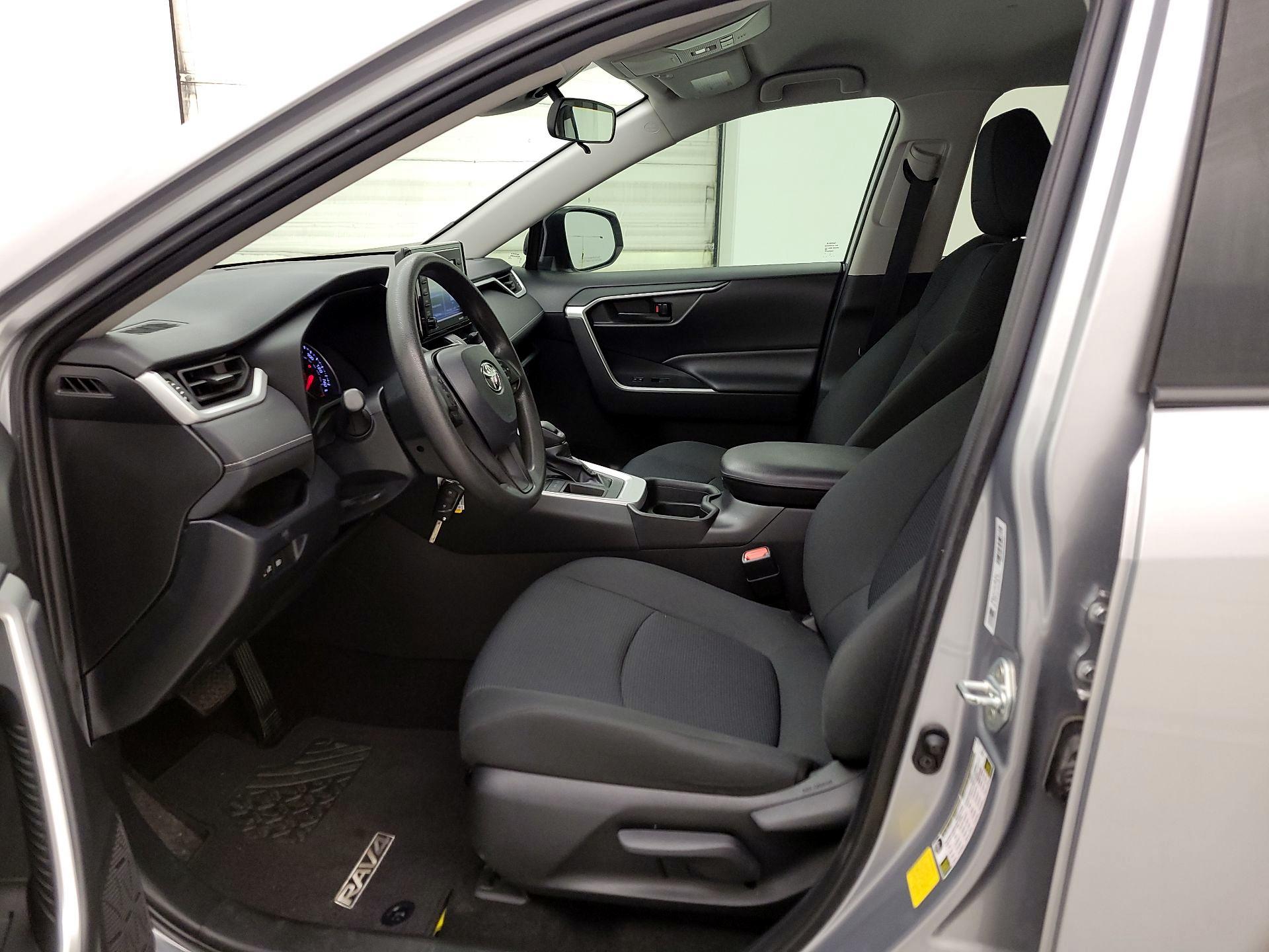 Thumbnail: 2020 Toyota RAV4 - 11