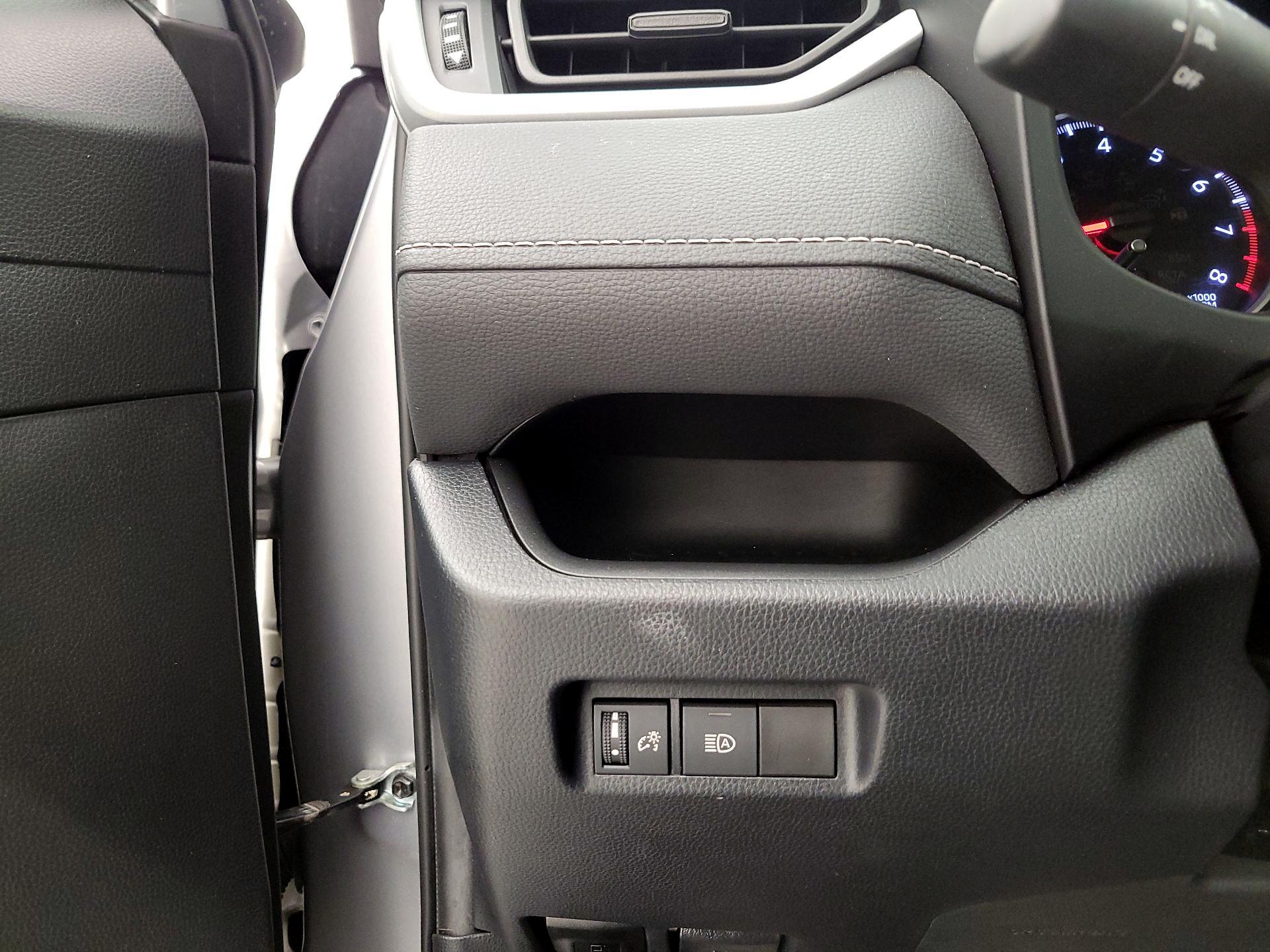 Thumbnail: 2020 Toyota RAV4 - 13