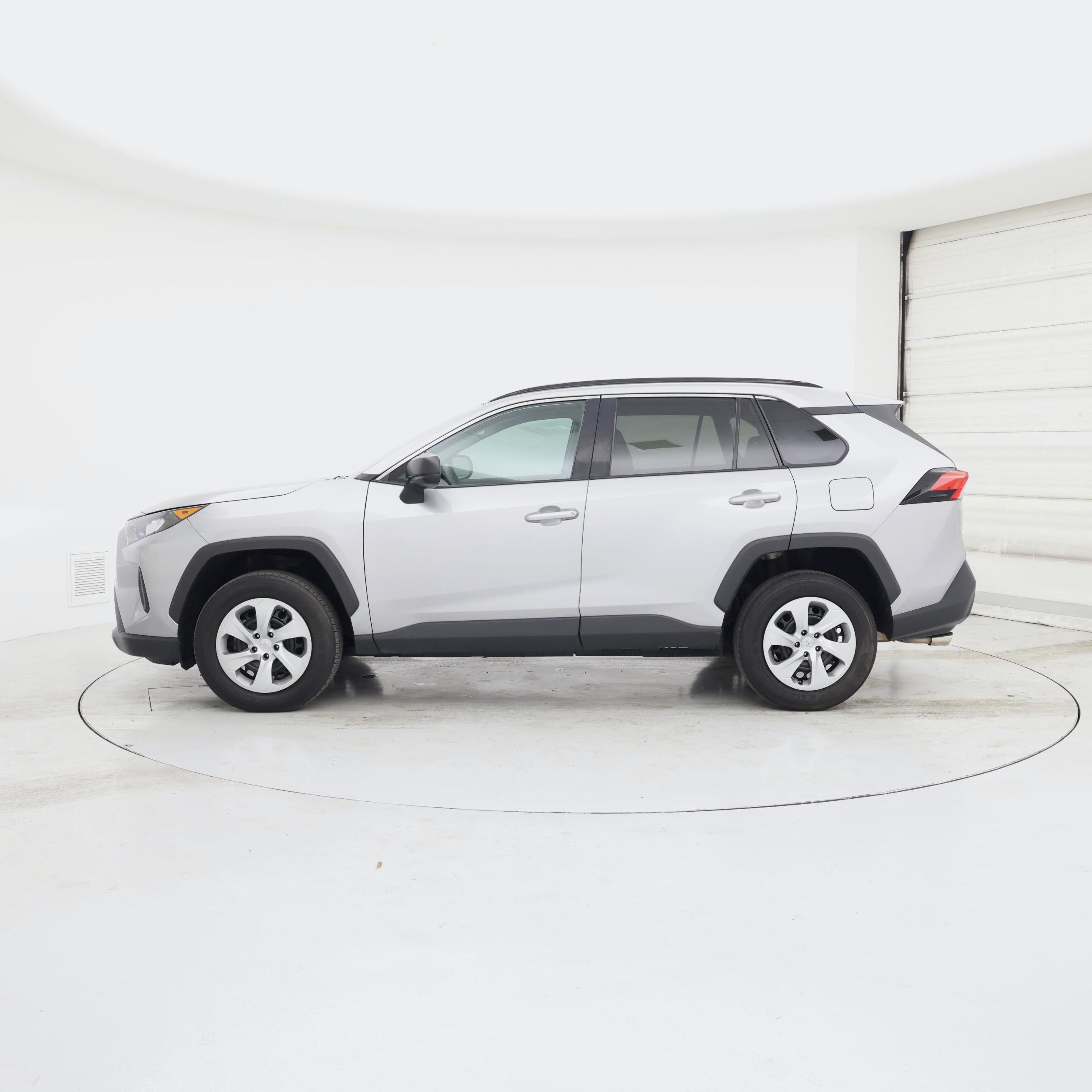 Thumbnail: 2020 Toyota RAV4 - 3