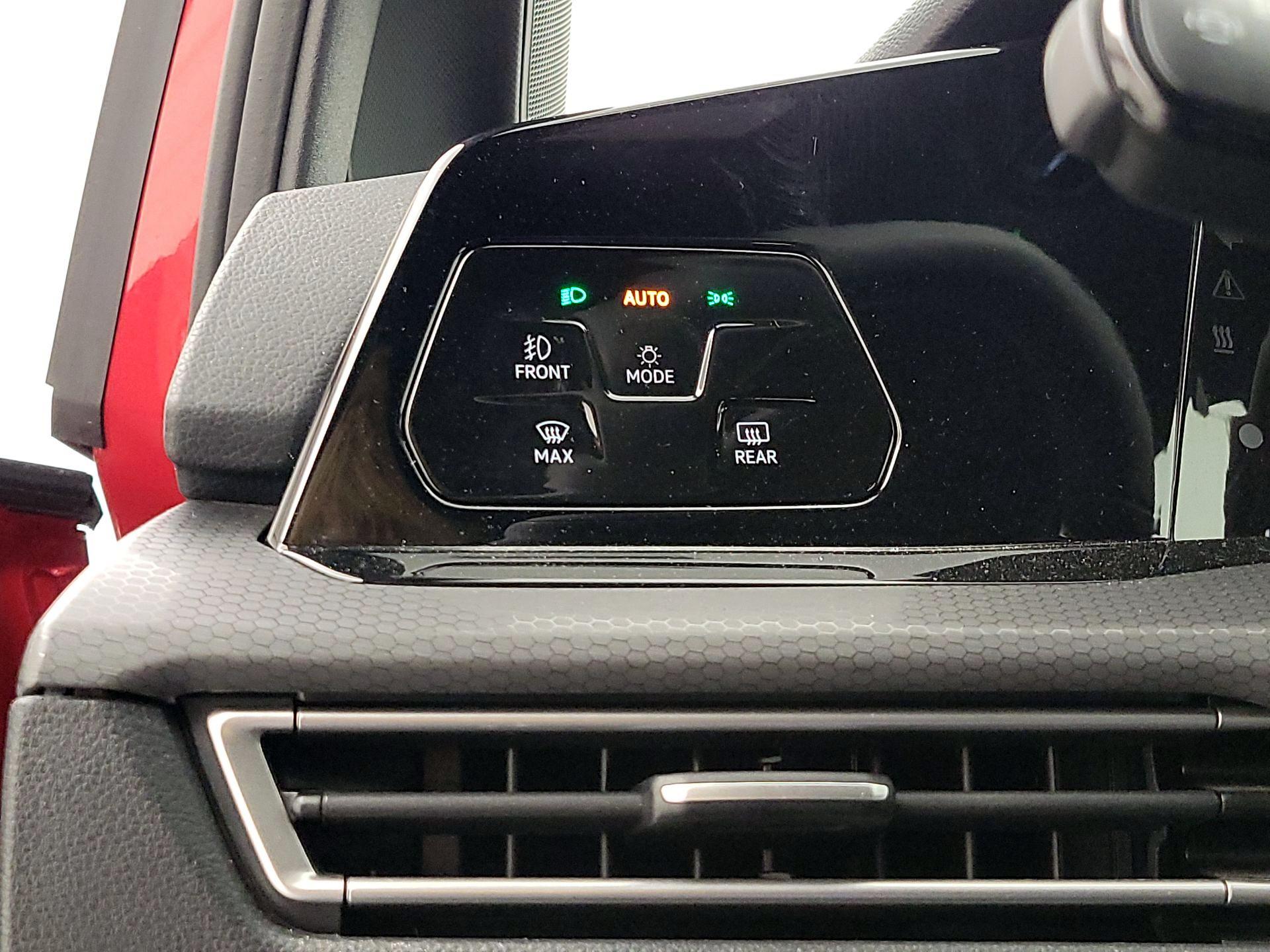 Thumbnail: 2022 Volkswagen Golf - 13