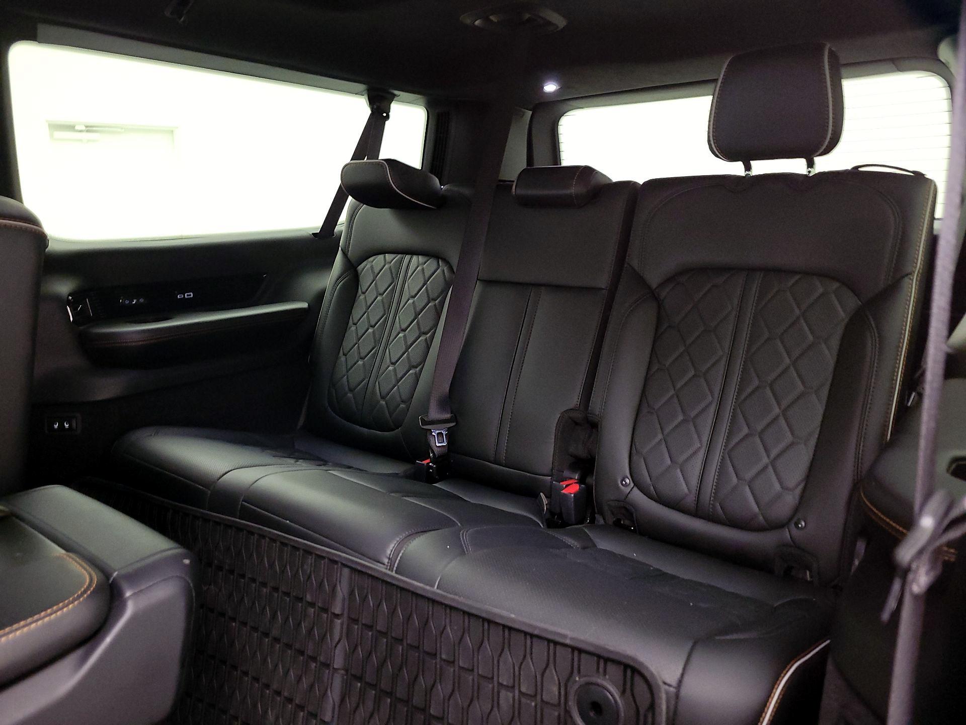 Thumbnail: 2024 Jeep Grand Wagoneer L - 20