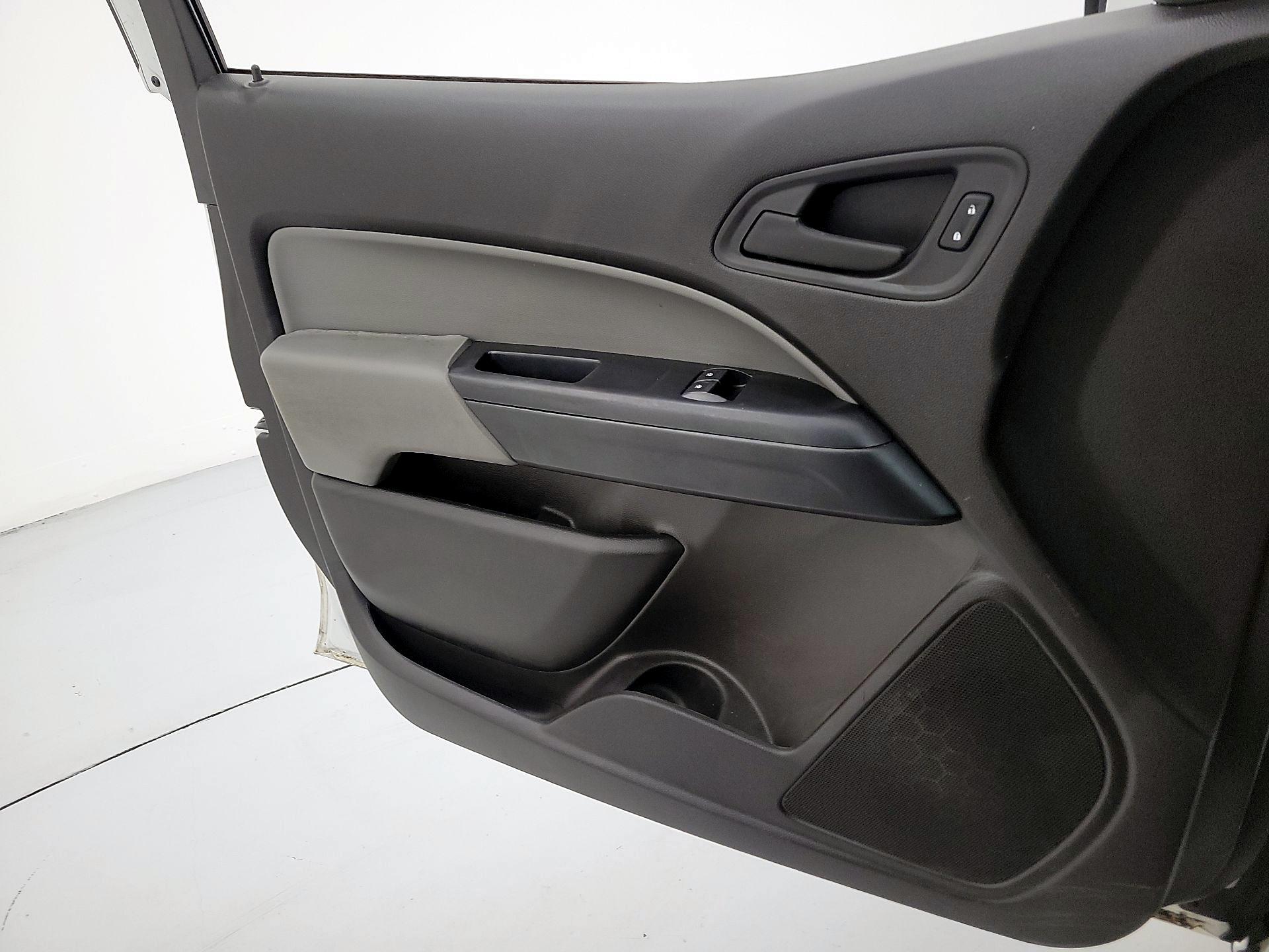 Thumbnail: 2018 Chevrolet Colorado - 12