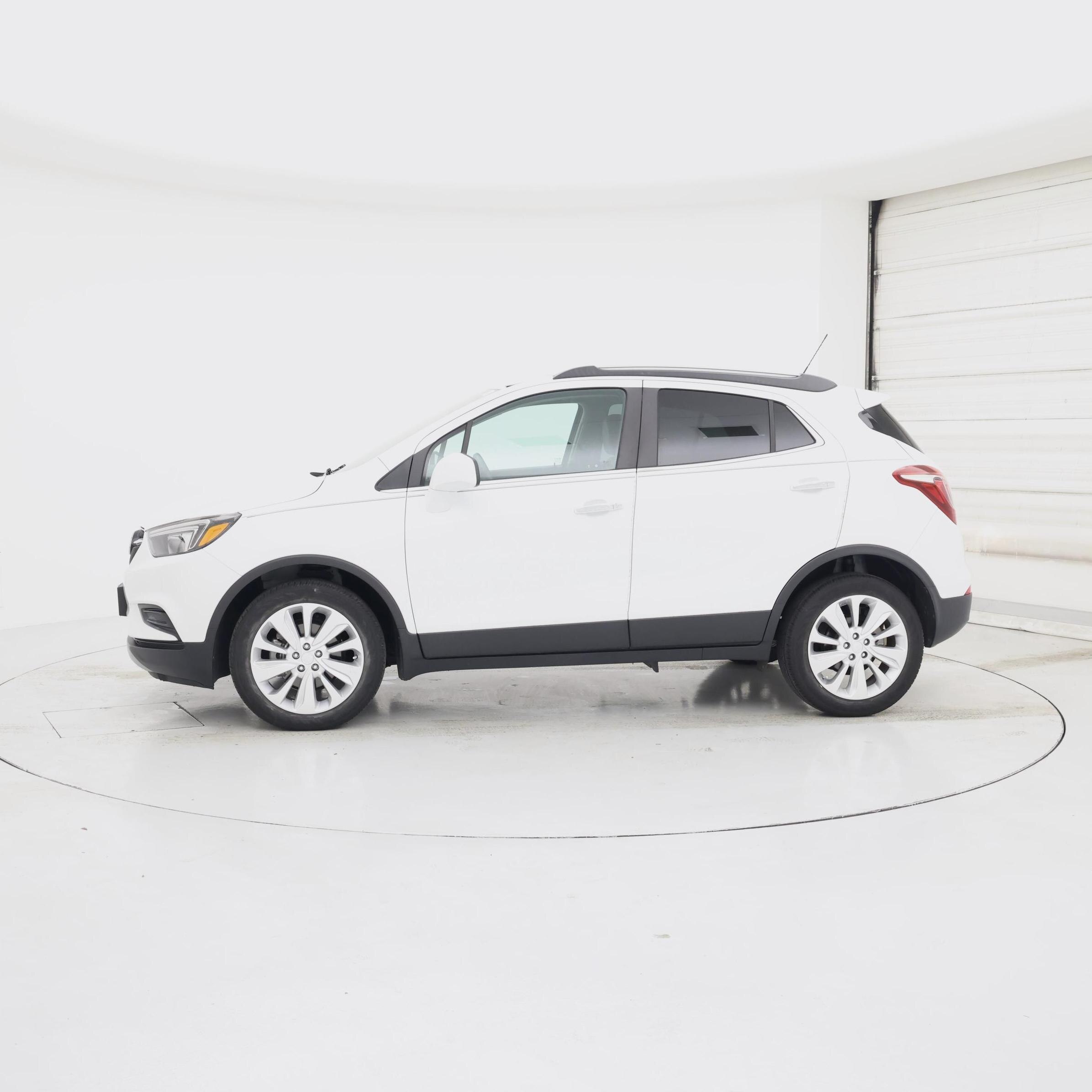 Thumbnail: 2021 Buick Encore - 3