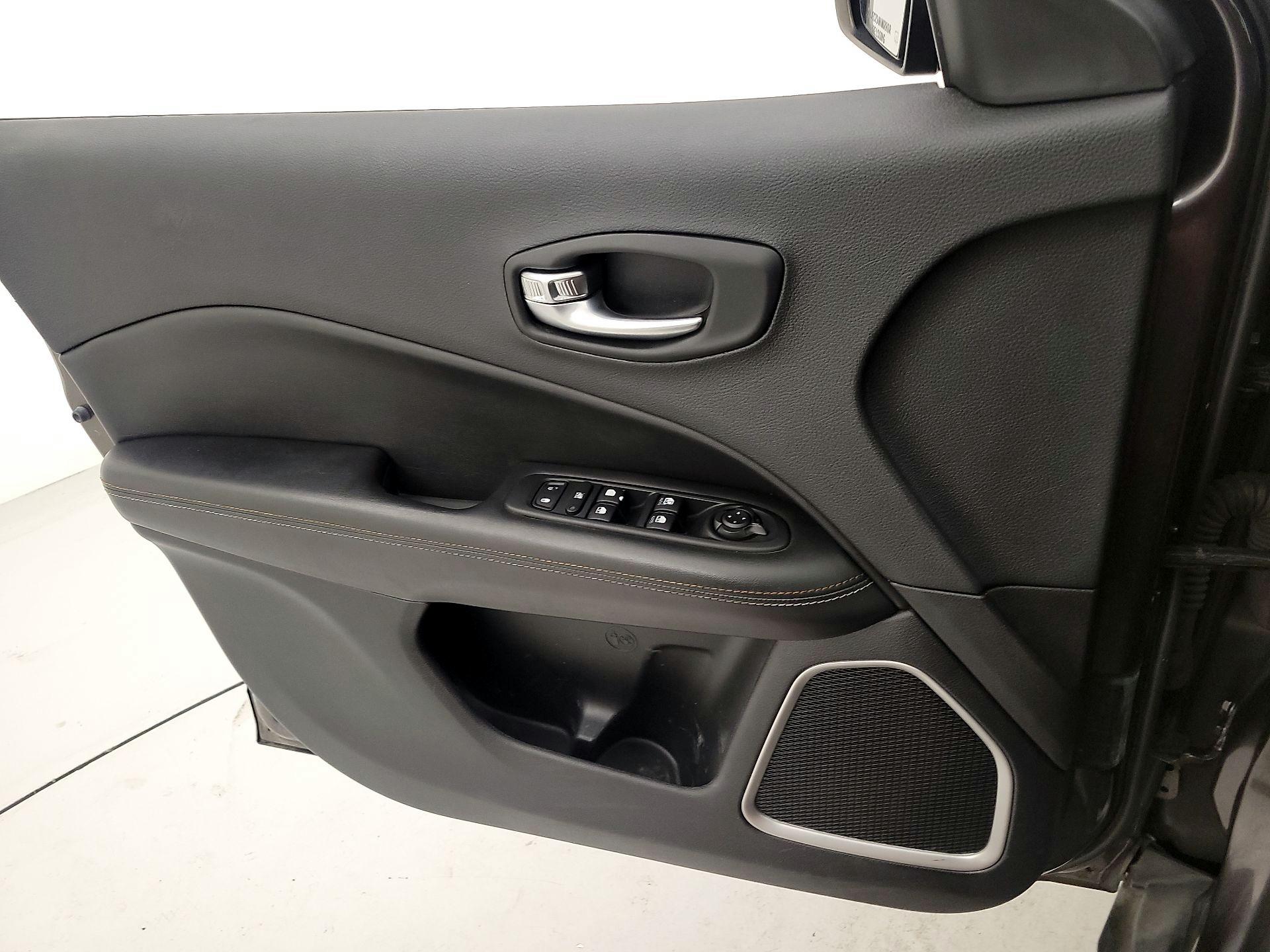 Thumbnail: 2019 Jeep Compass - 12