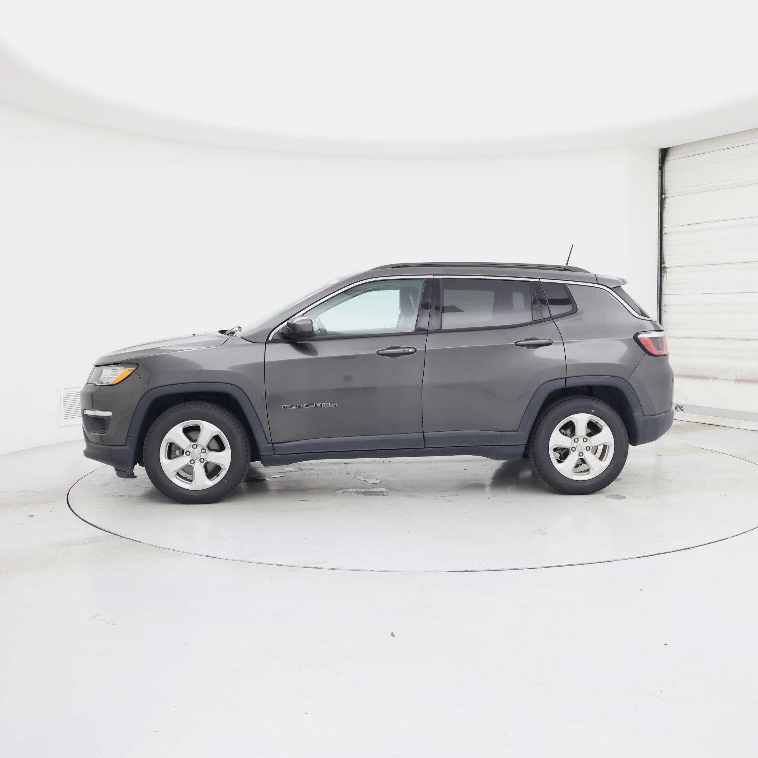 Thumbnail: 2019 Jeep Compass - 3