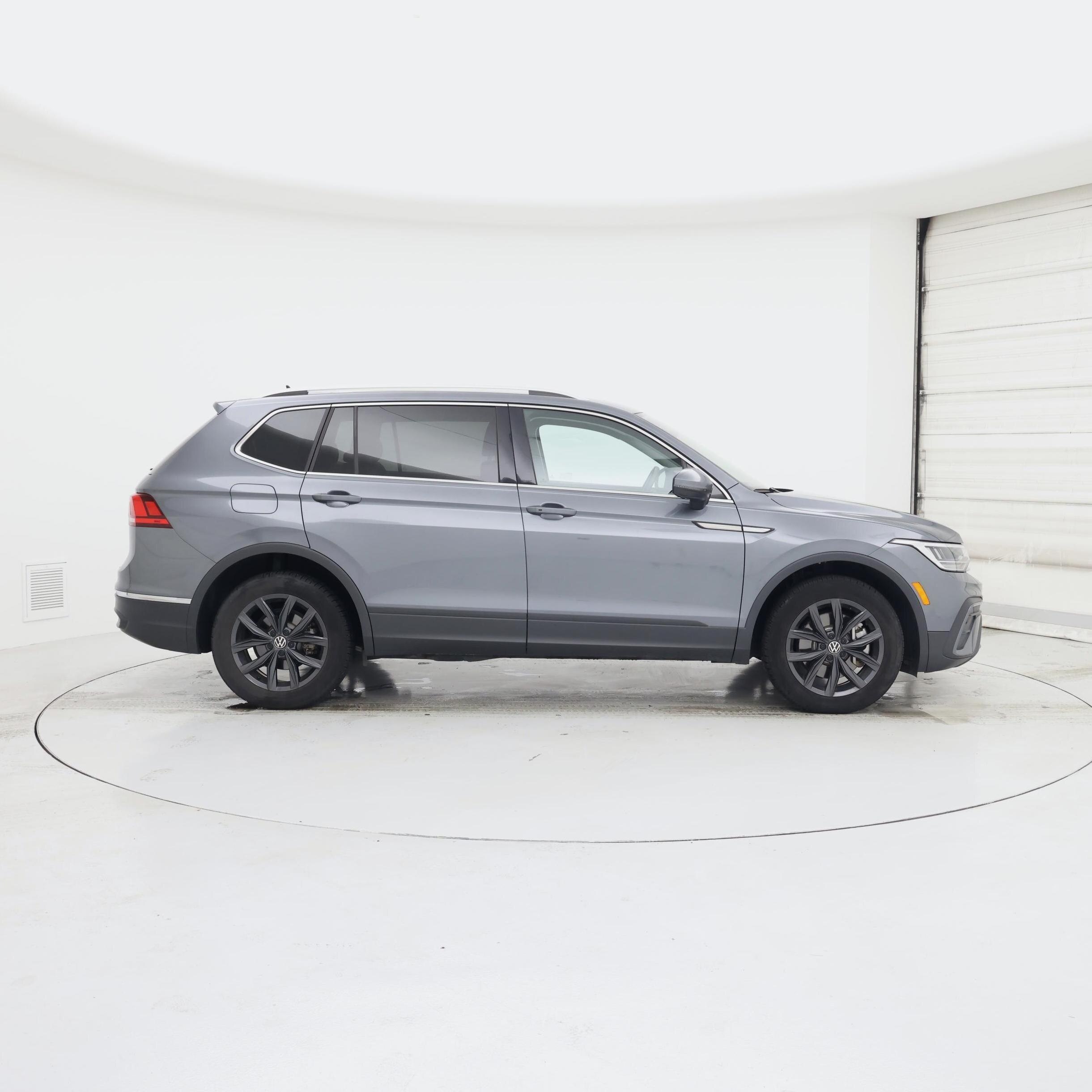 Thumbnail: 2024 Volkswagen Tiguan - 7