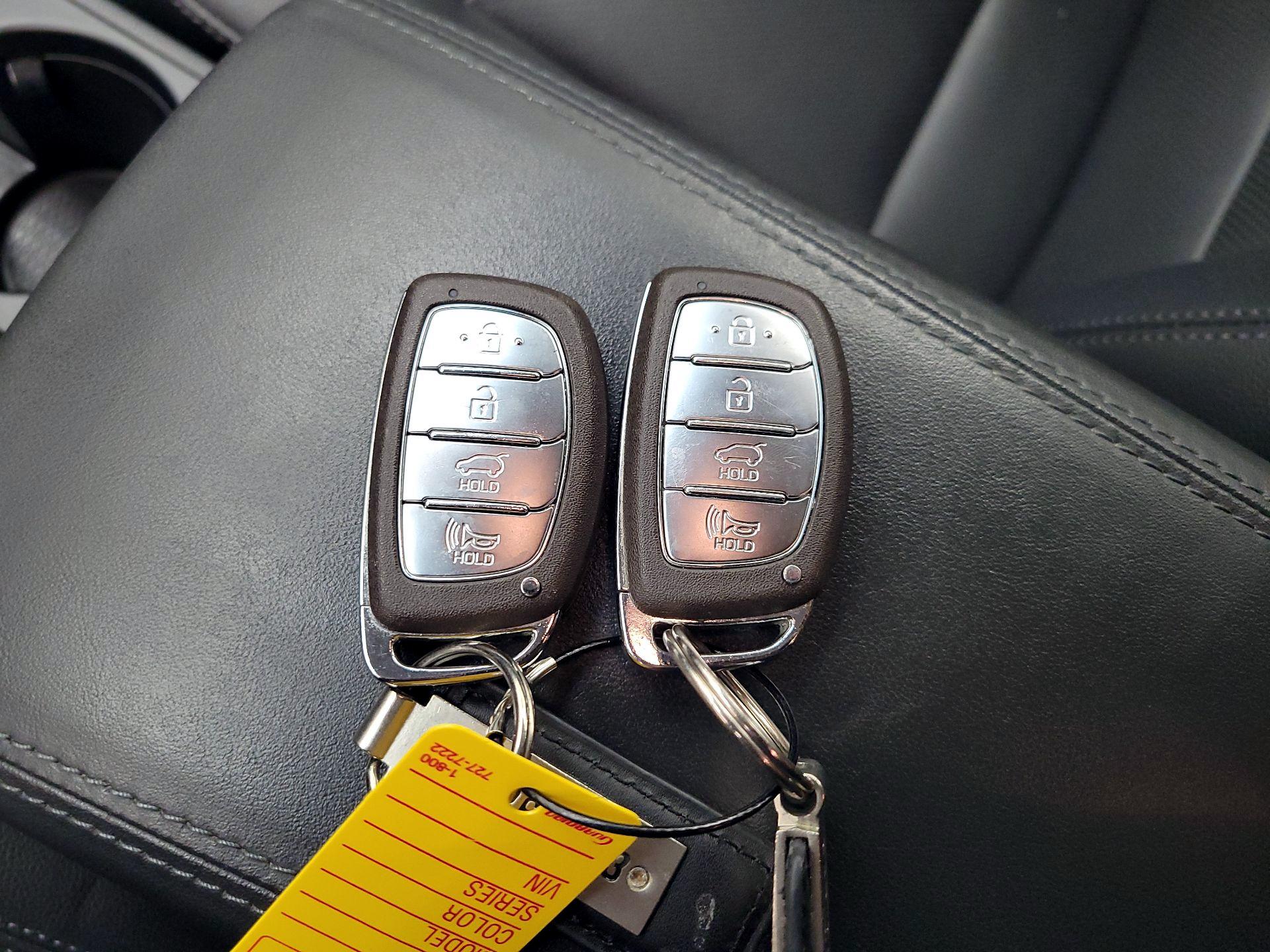 Thumbnail: 2020 Hyundai Tucson - 18