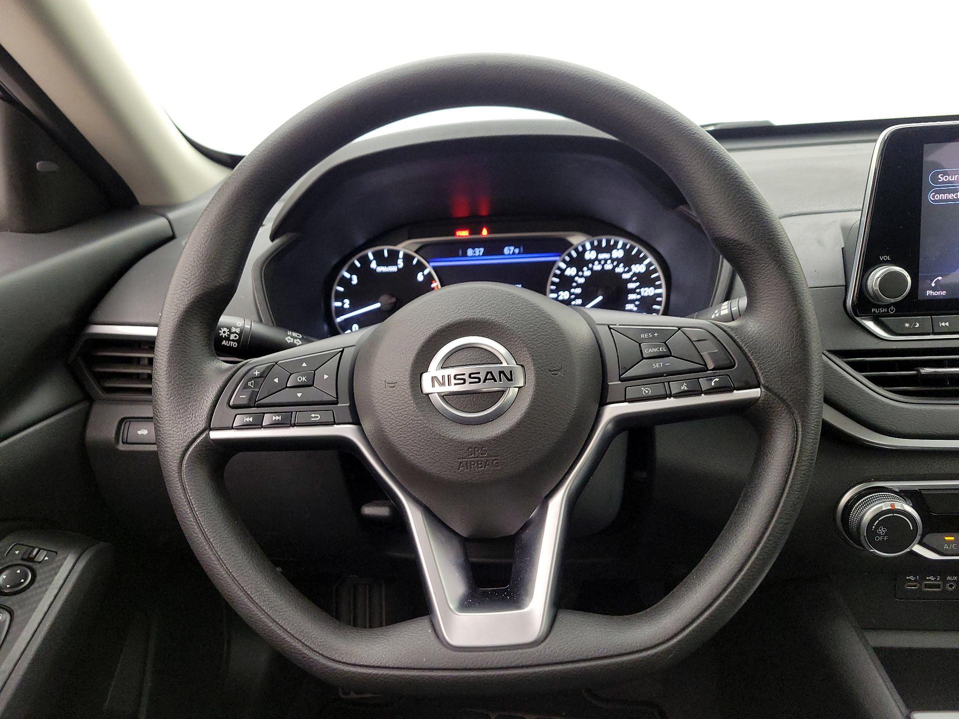 Thumbnail: 2022 Nissan Altima - 10