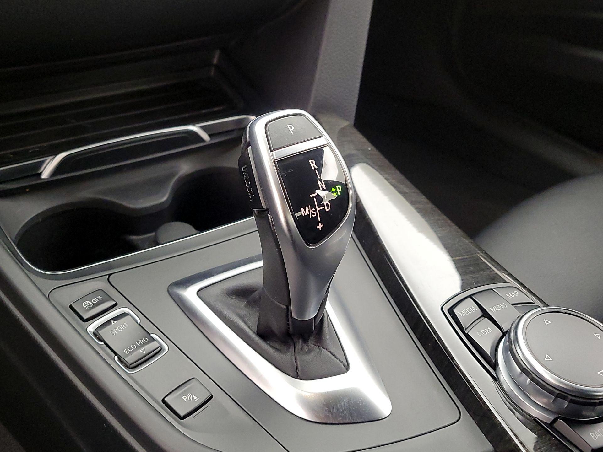 Thumbnail: 2017 BMW 3 Series - 17