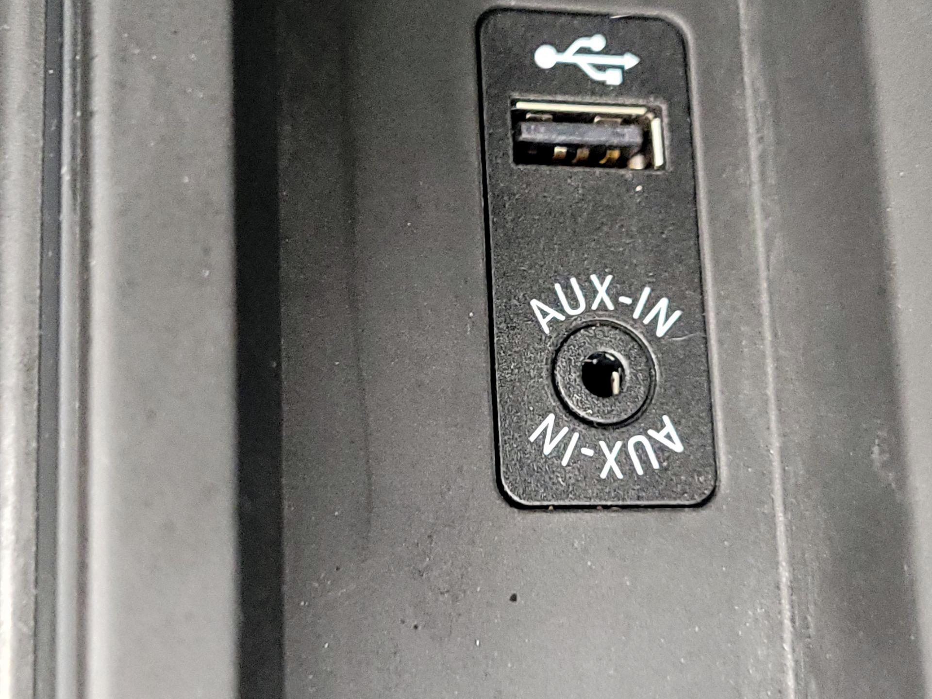 Thumbnail: 2017 BMW 3 Series - 18