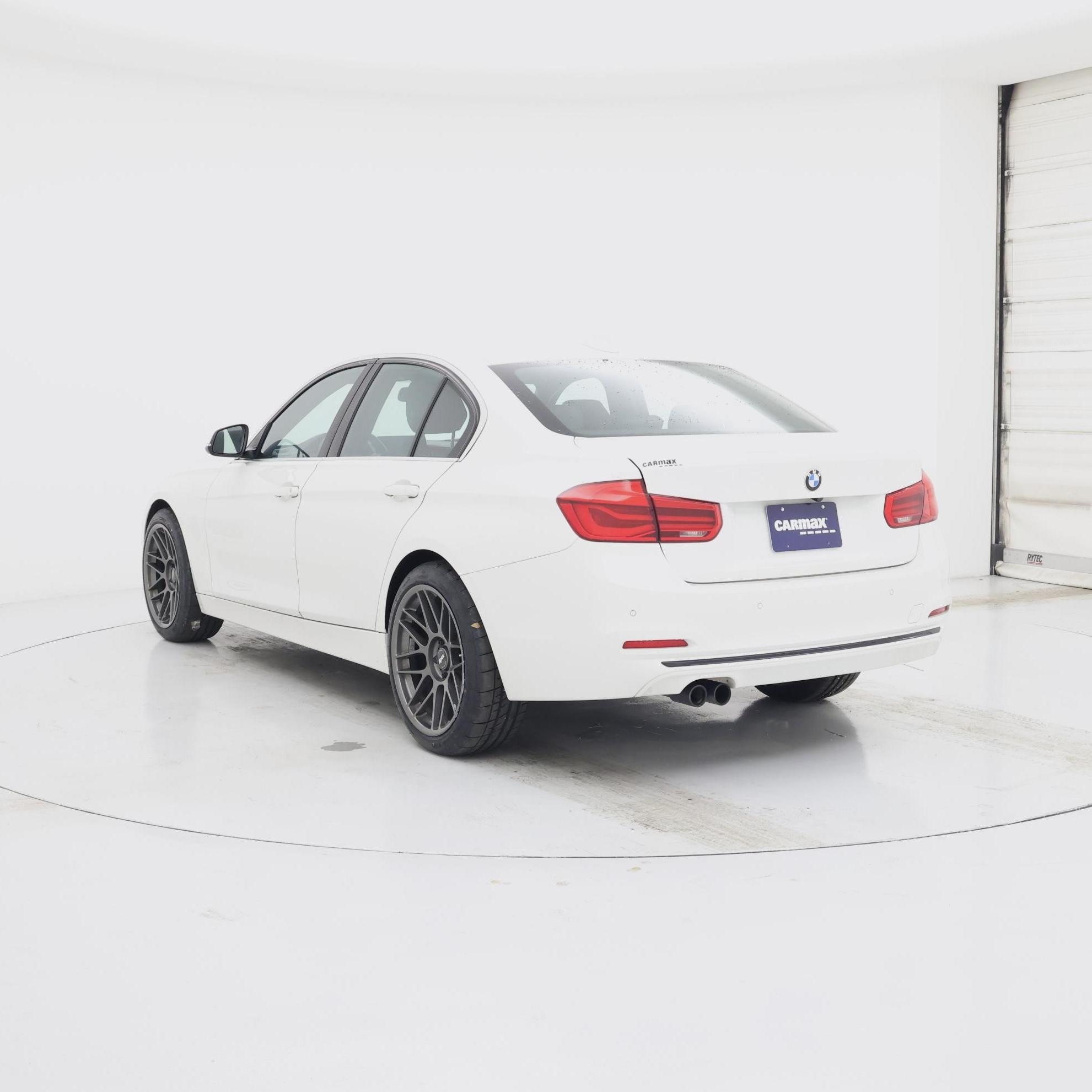 Thumbnail: 2017 BMW 3 Series - 2