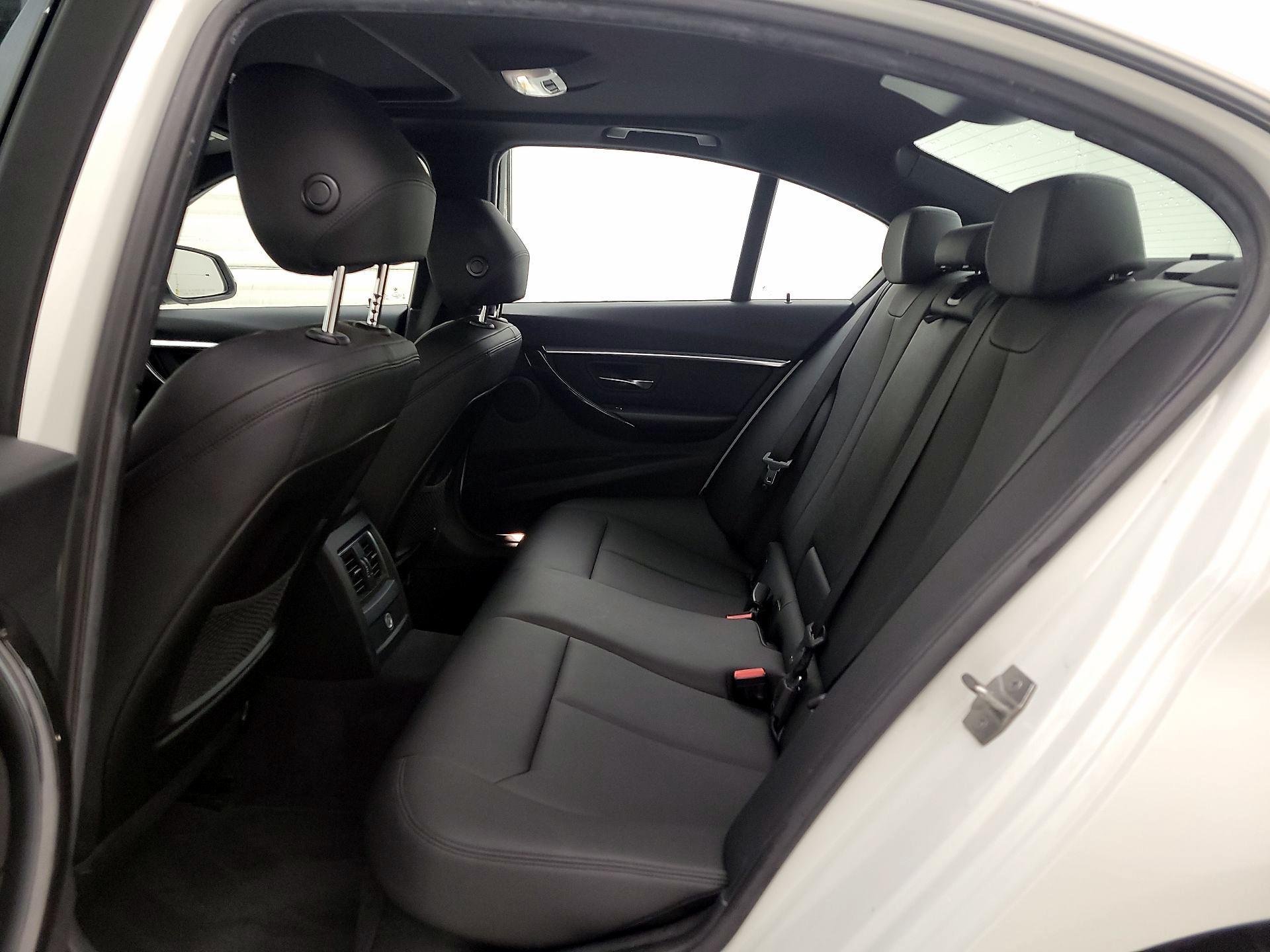 Thumbnail: 2017 BMW 3 Series - 19