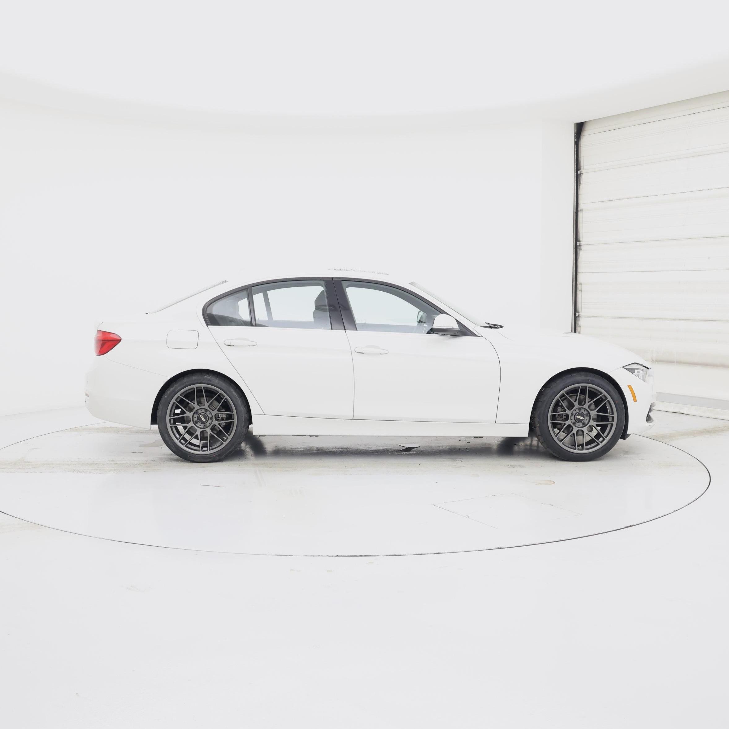 Thumbnail: 2017 BMW 3 Series - 7