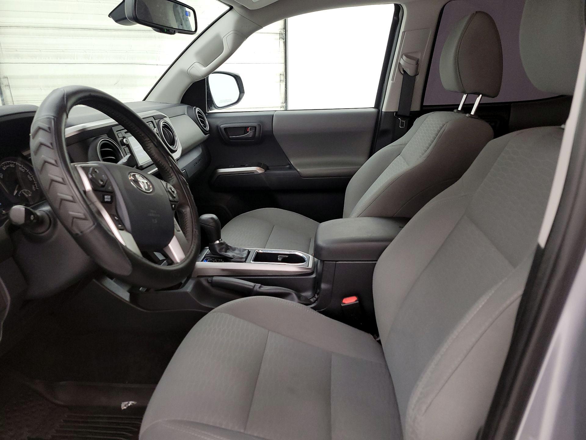 Thumbnail: 2018 Toyota Tacoma - 11