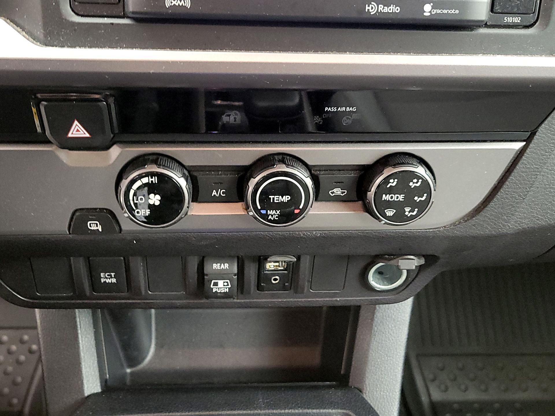 Thumbnail: 2018 Toyota Tacoma - 16