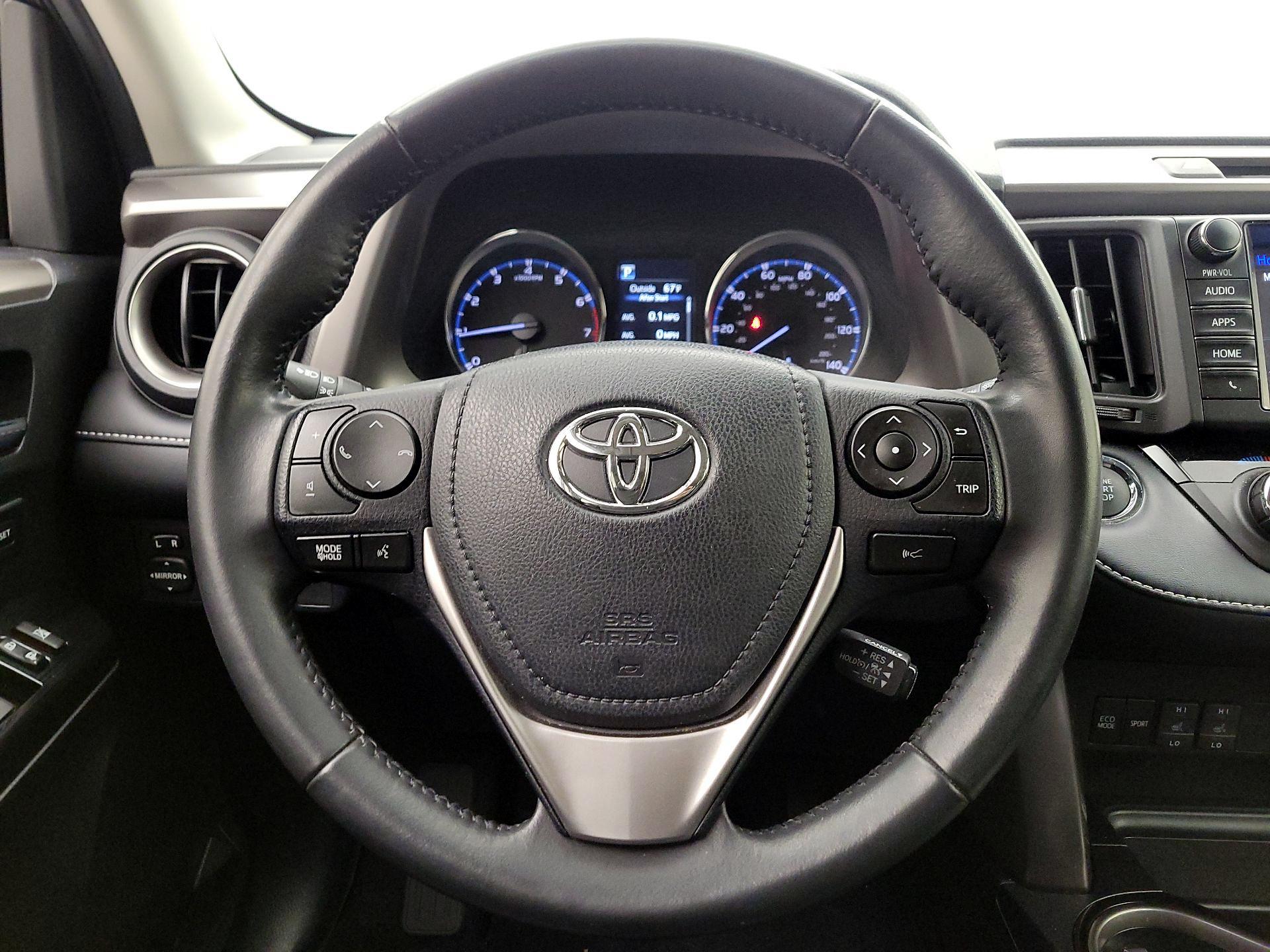 Thumbnail: 2018 Toyota RAV4 - 10