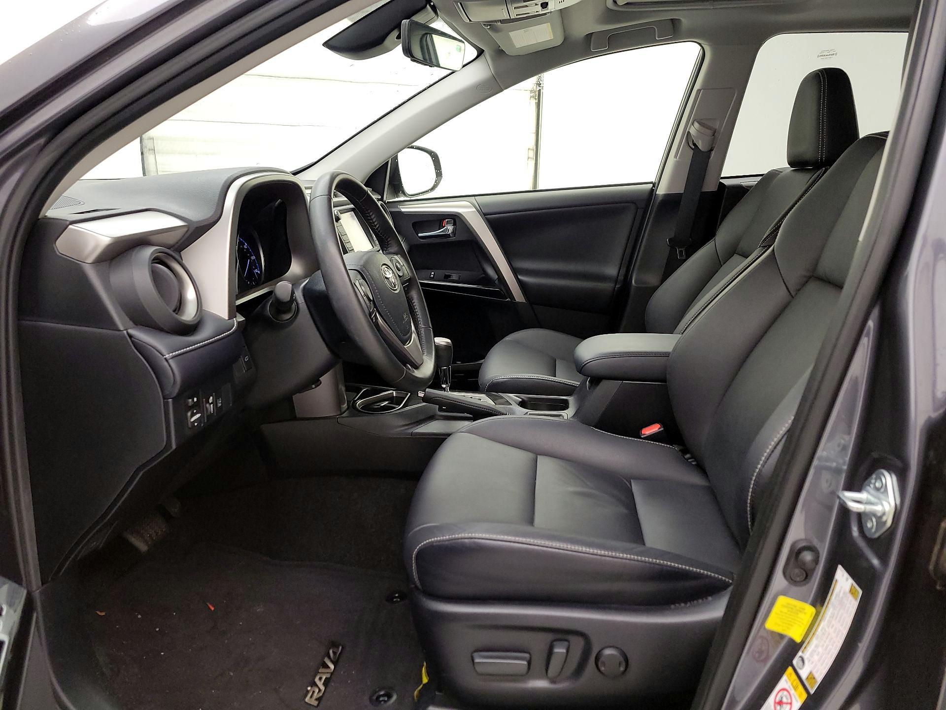 Thumbnail: 2018 Toyota RAV4 - 11