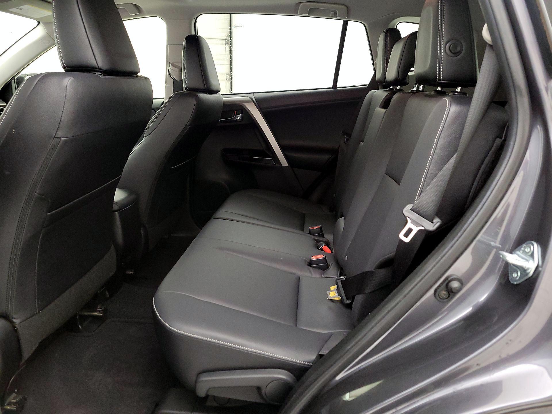 Thumbnail: 2018 Toyota RAV4 - 19