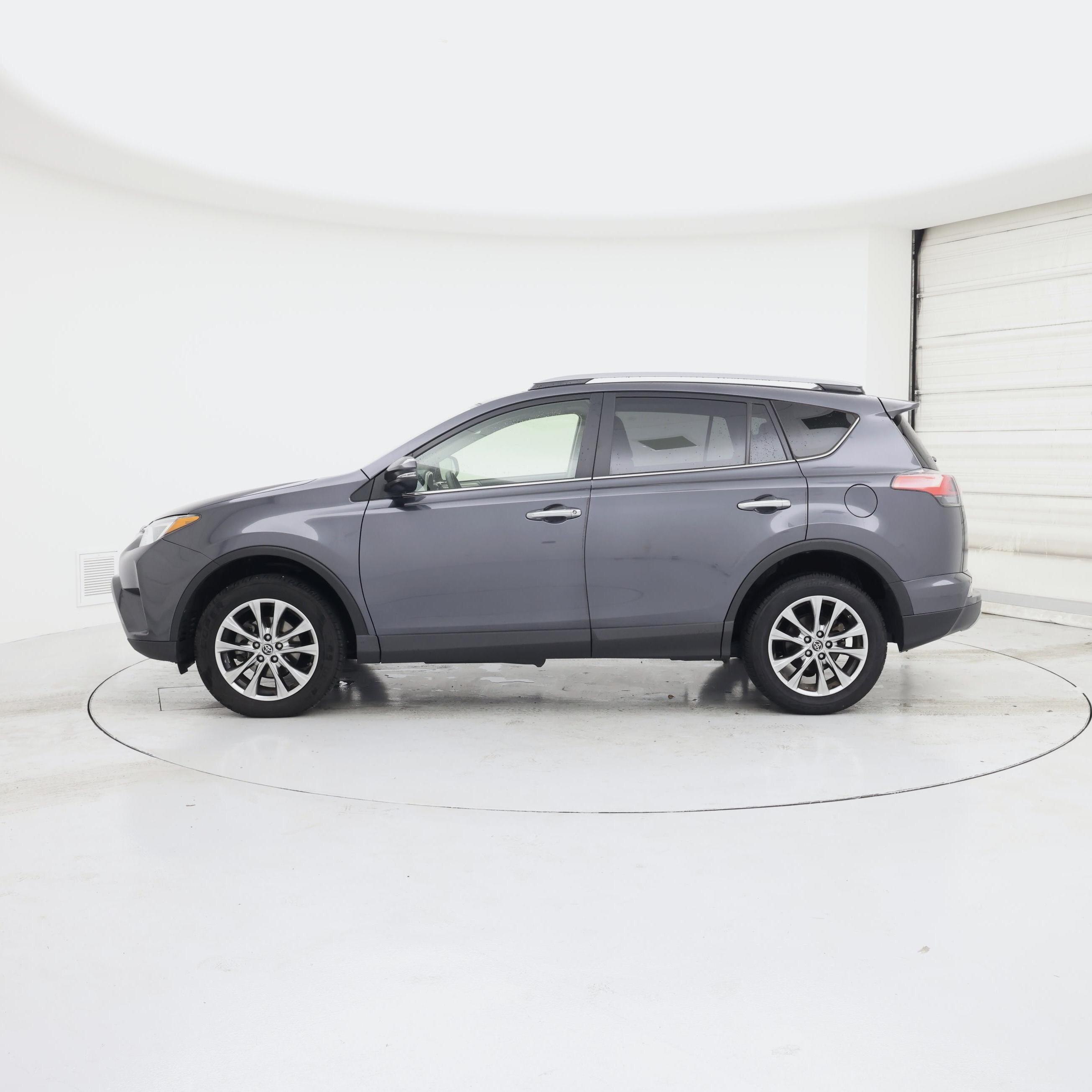 Thumbnail: 2018 Toyota RAV4 - 3