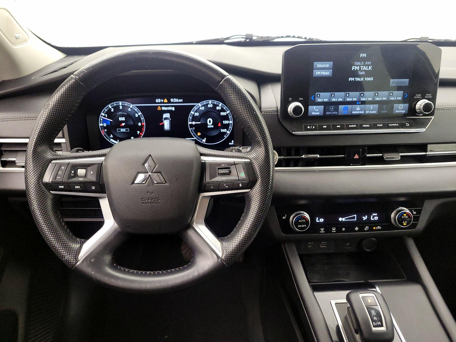 Thumbnail: 2022 Mitsubishi Outlander - 10