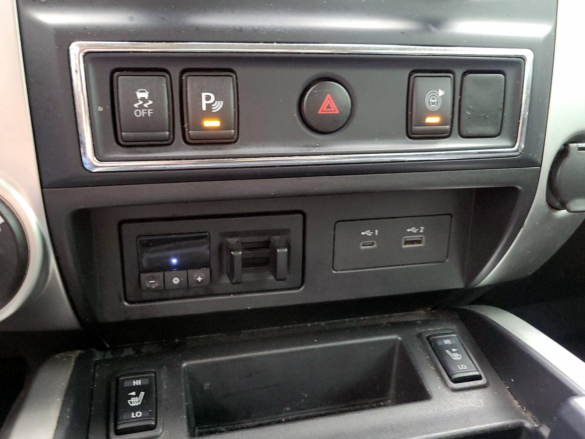 Thumbnail: 2021 Nissan Titan - 17