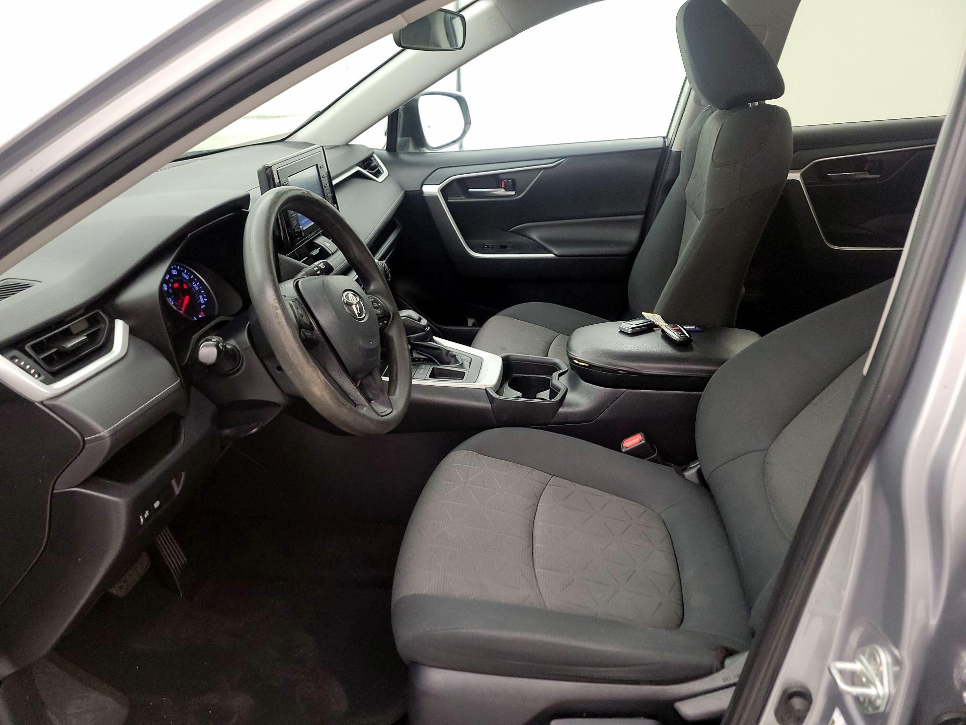 Thumbnail: 2019 Toyota RAV4 - 11