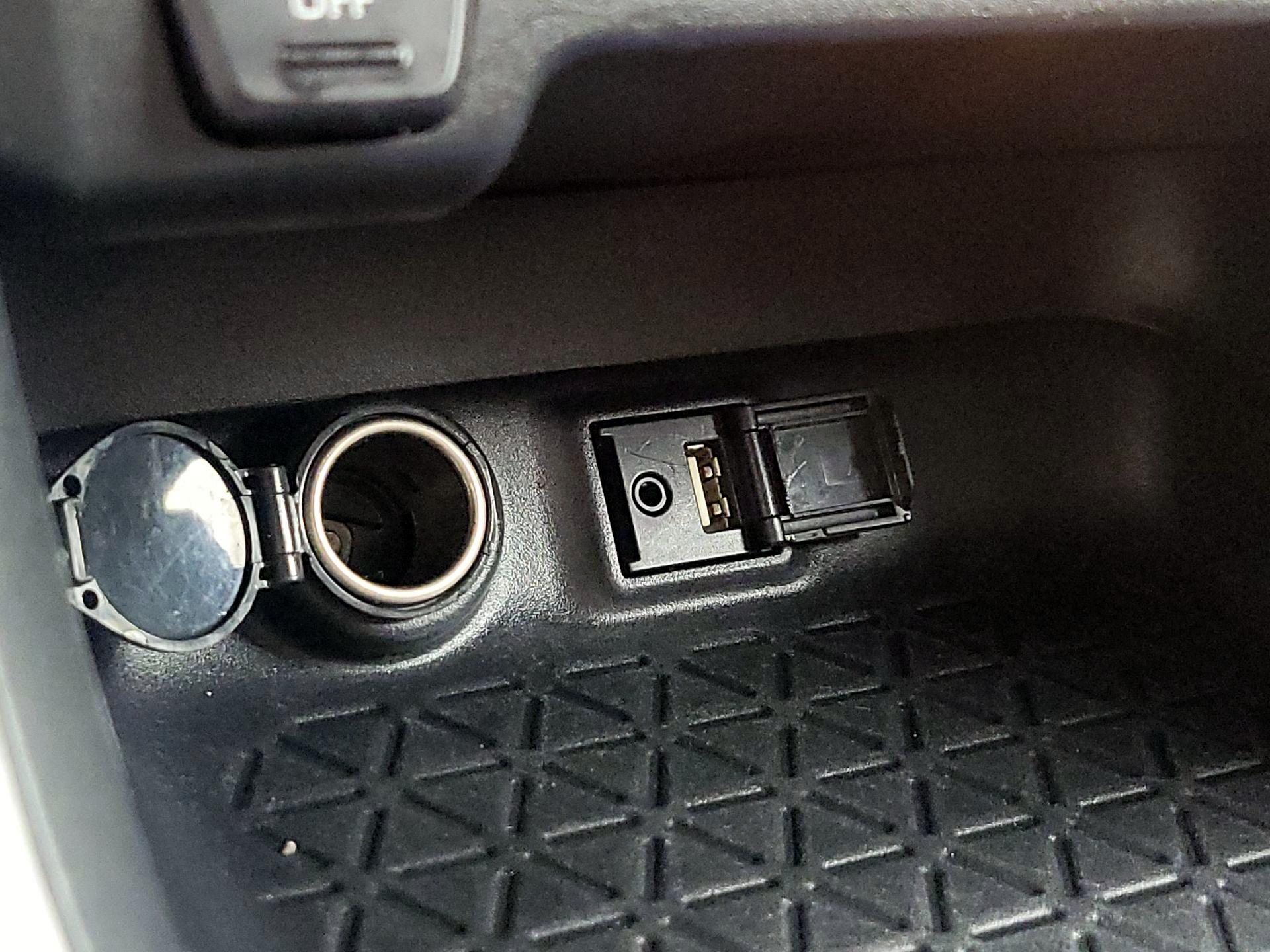 Thumbnail: 2019 Toyota RAV4 - 18