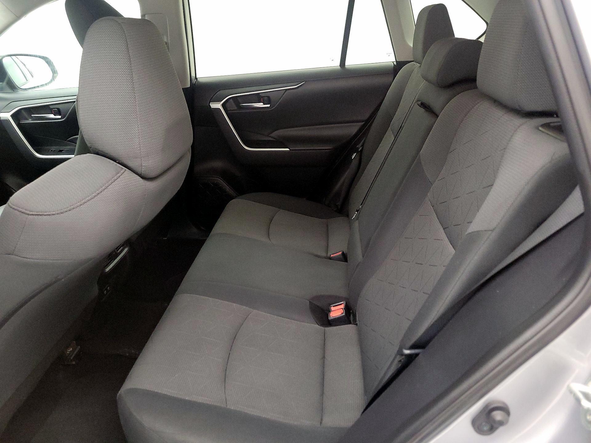 Thumbnail: 2019 Toyota RAV4 - 19