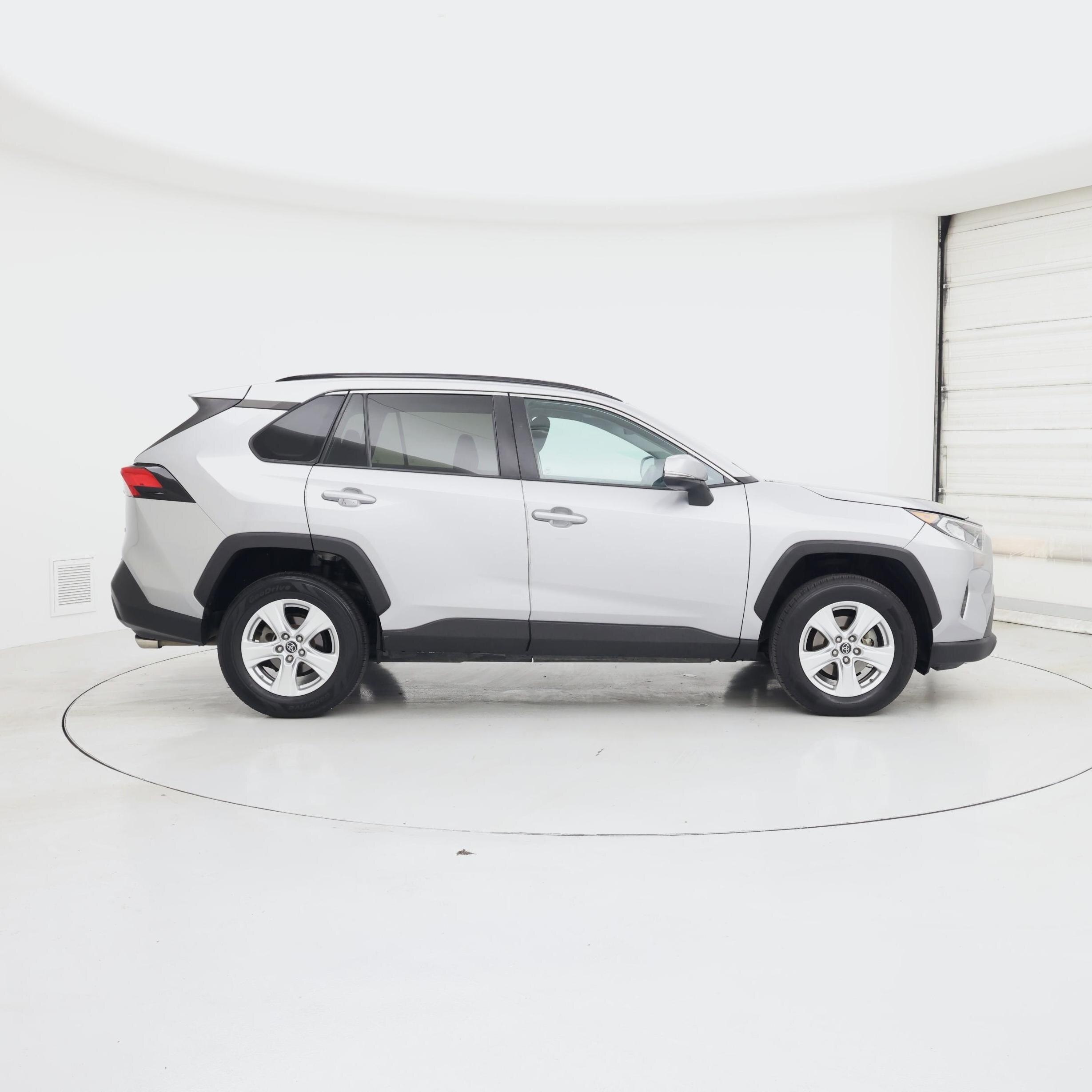 Thumbnail: 2019 Toyota RAV4 - 7