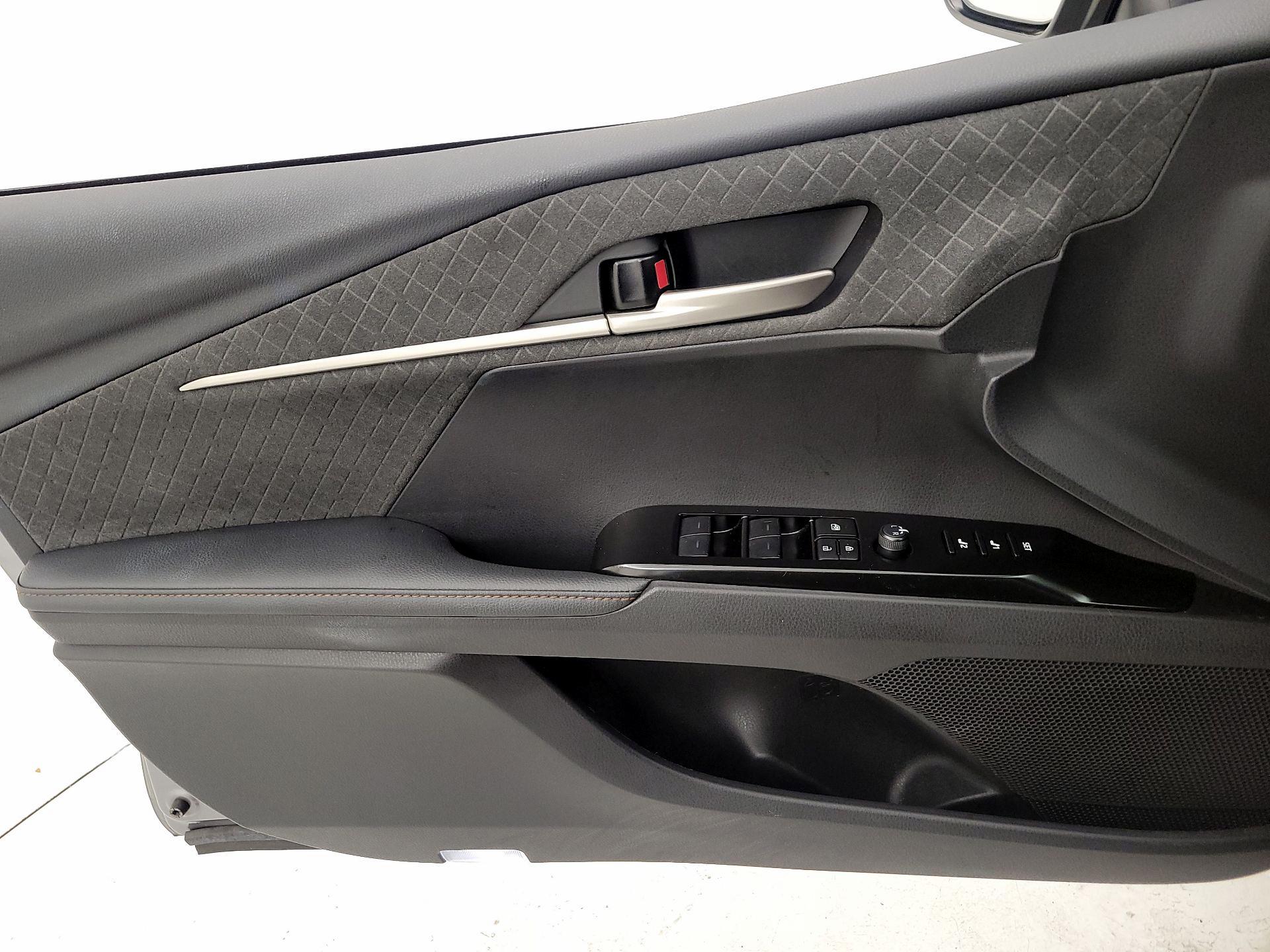 Thumbnail: 2025 Toyota Camry - 12