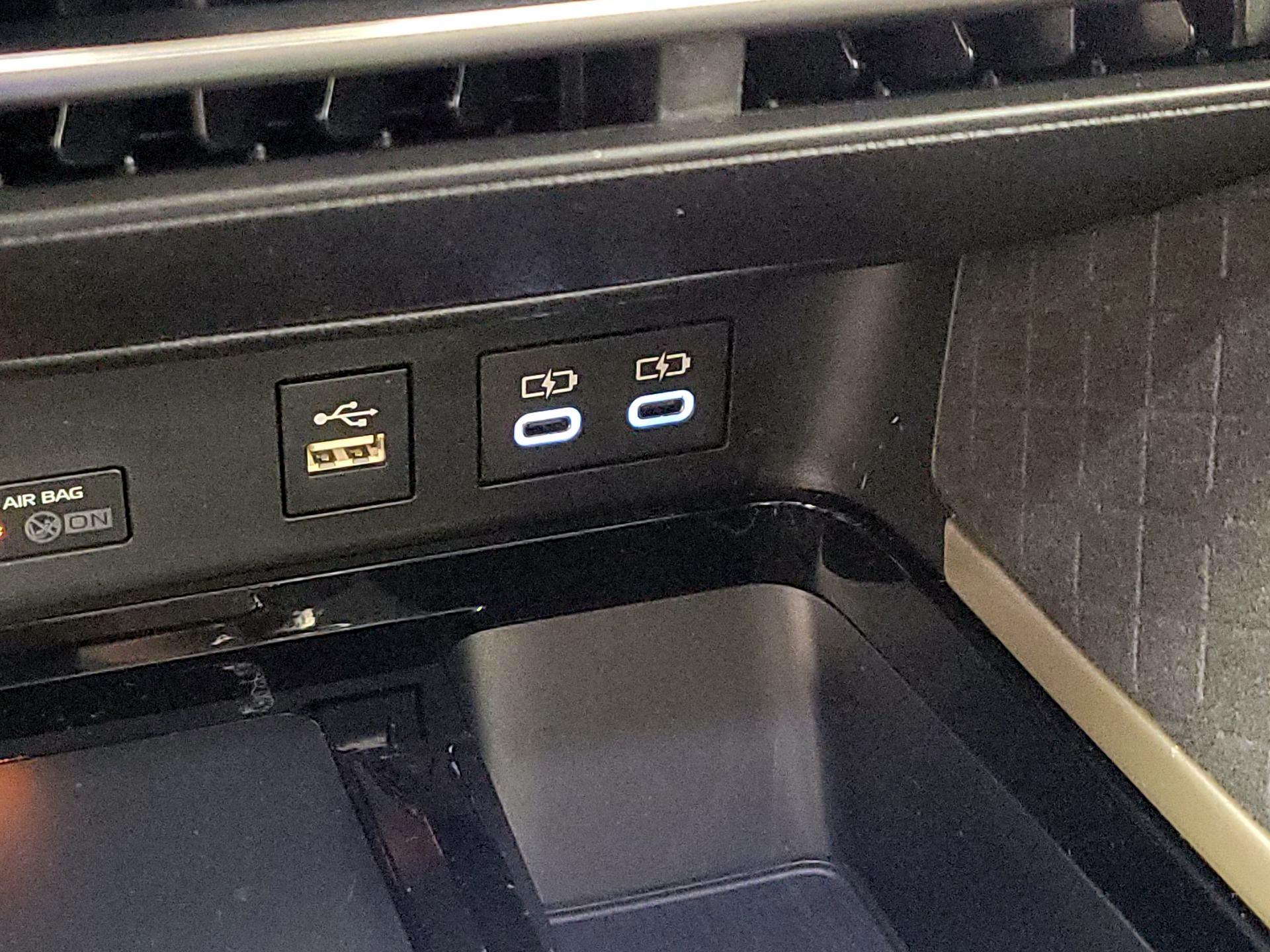 Thumbnail: 2025 Toyota Camry - 18