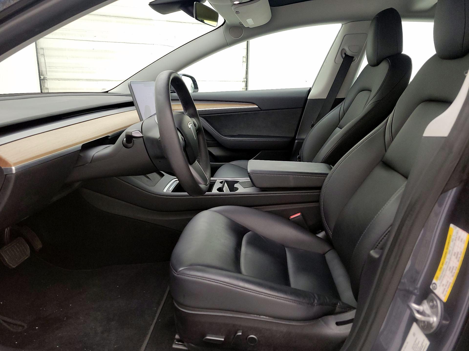 Thumbnail: 2022 Tesla Model 3 - 11