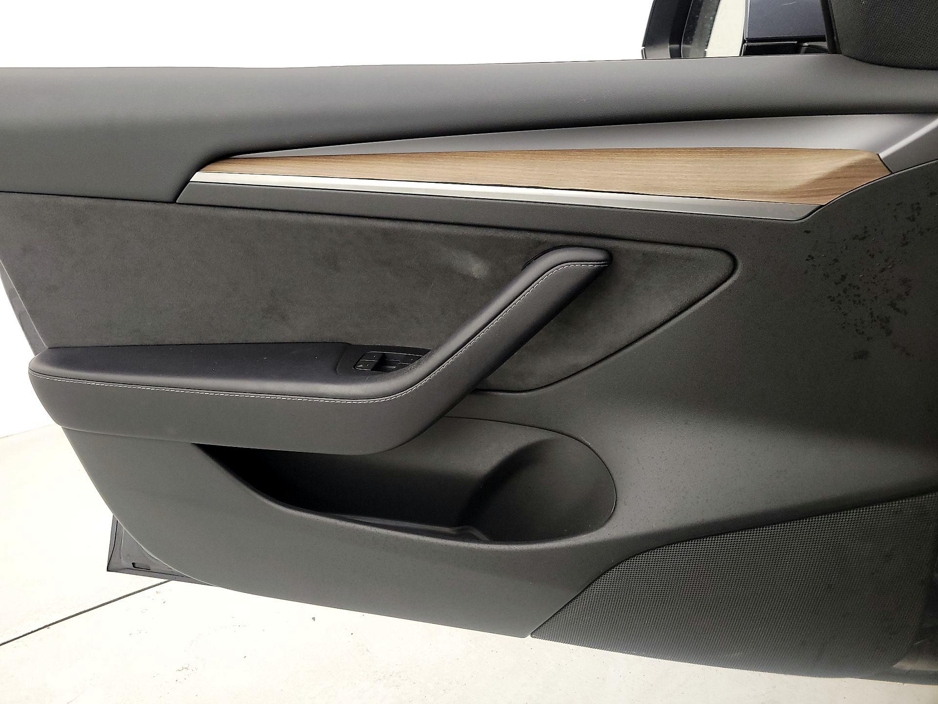 Thumbnail: 2022 Tesla Model 3 - 12