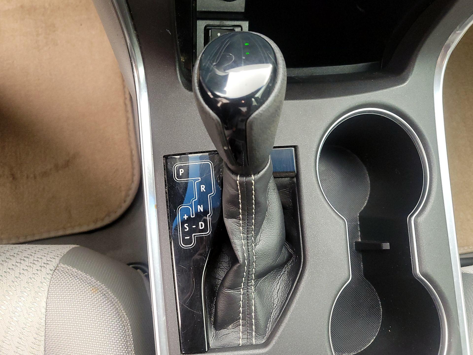 Thumbnail: 2015 Toyota Camry - 17