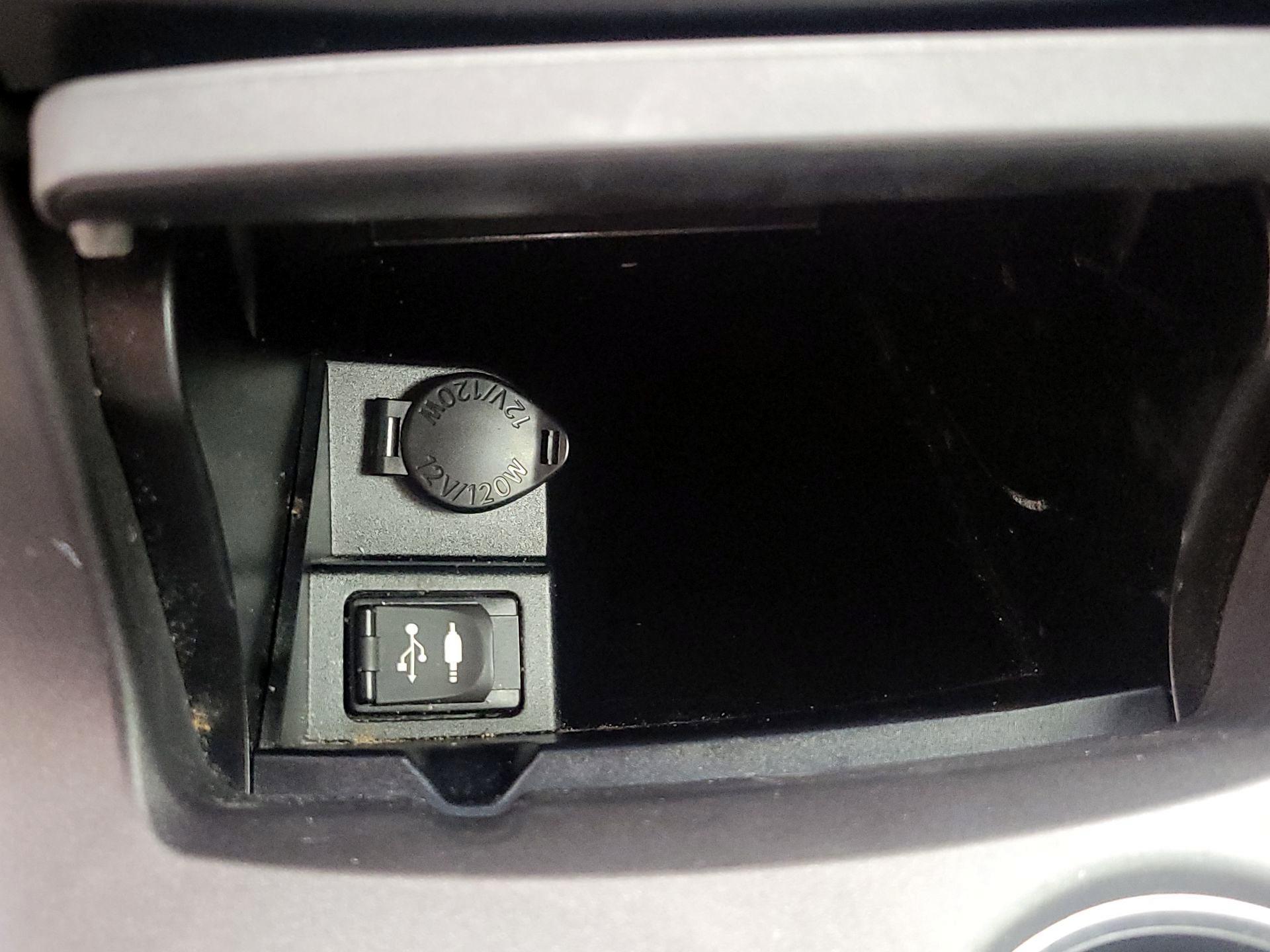 Thumbnail: 2015 Toyota Camry - 18