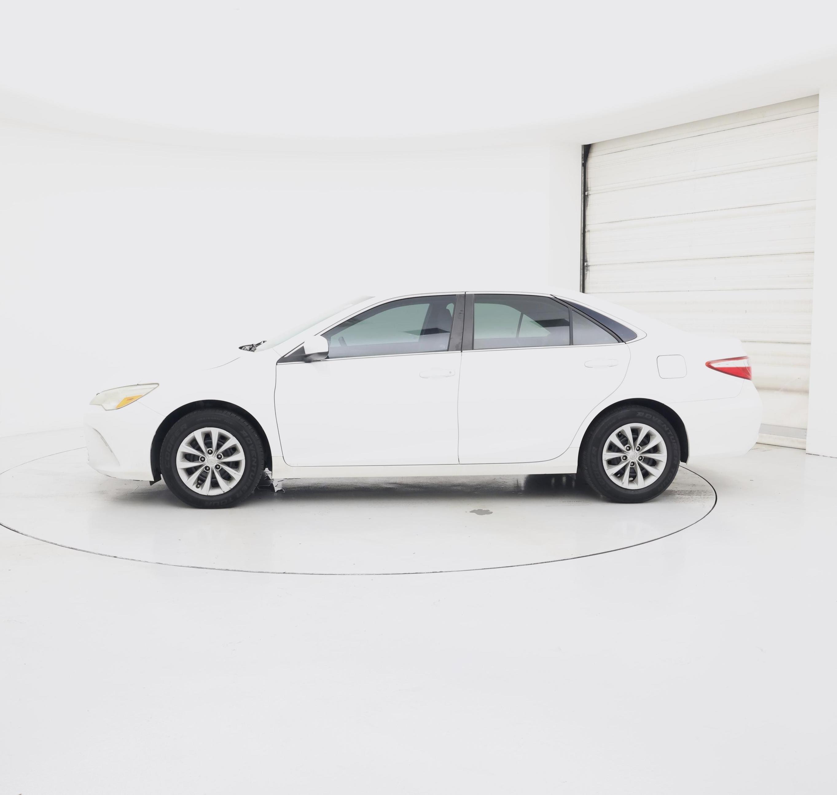 Thumbnail: 2015 Toyota Camry - 3