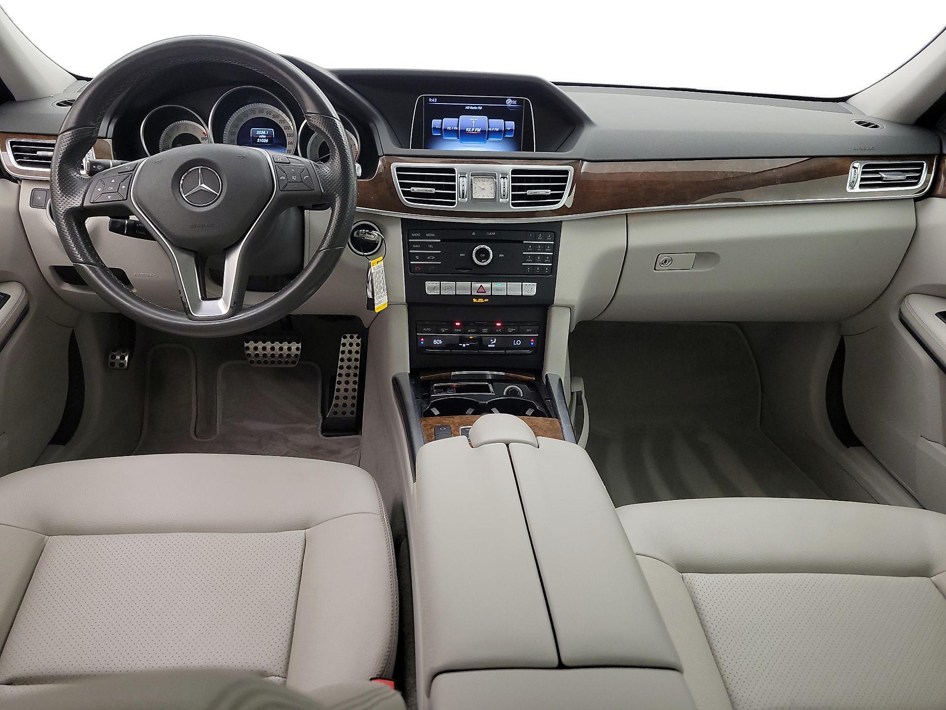 Thumbnail: 2016 Mercedes-Benz E-Class - 9