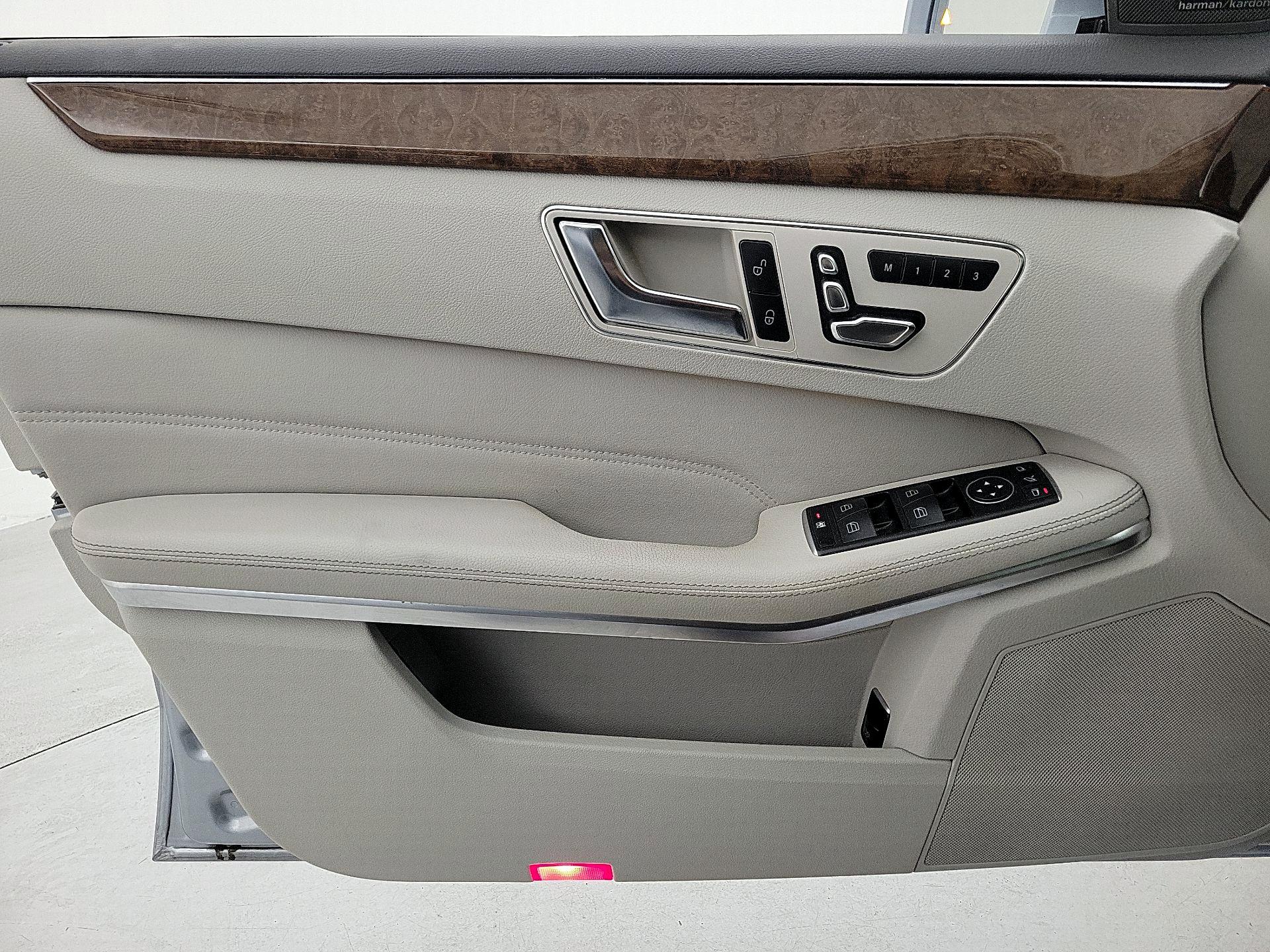 Thumbnail: 2016 Mercedes-Benz E-Class - 12