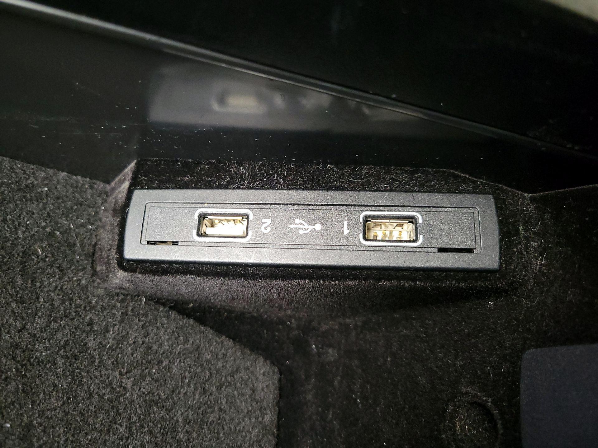 Thumbnail: 2016 Mercedes-Benz E-Class - 18