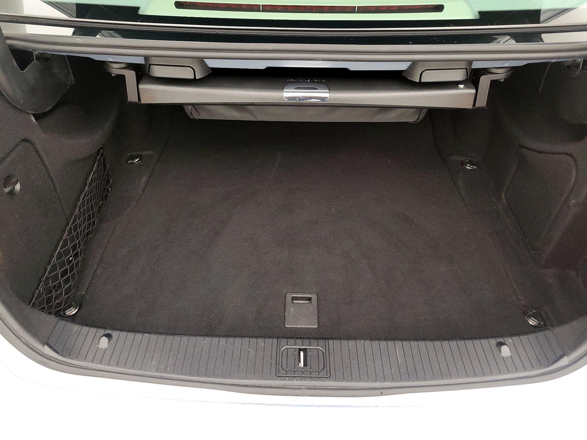 Thumbnail: 2016 Mercedes-Benz E-Class - 20