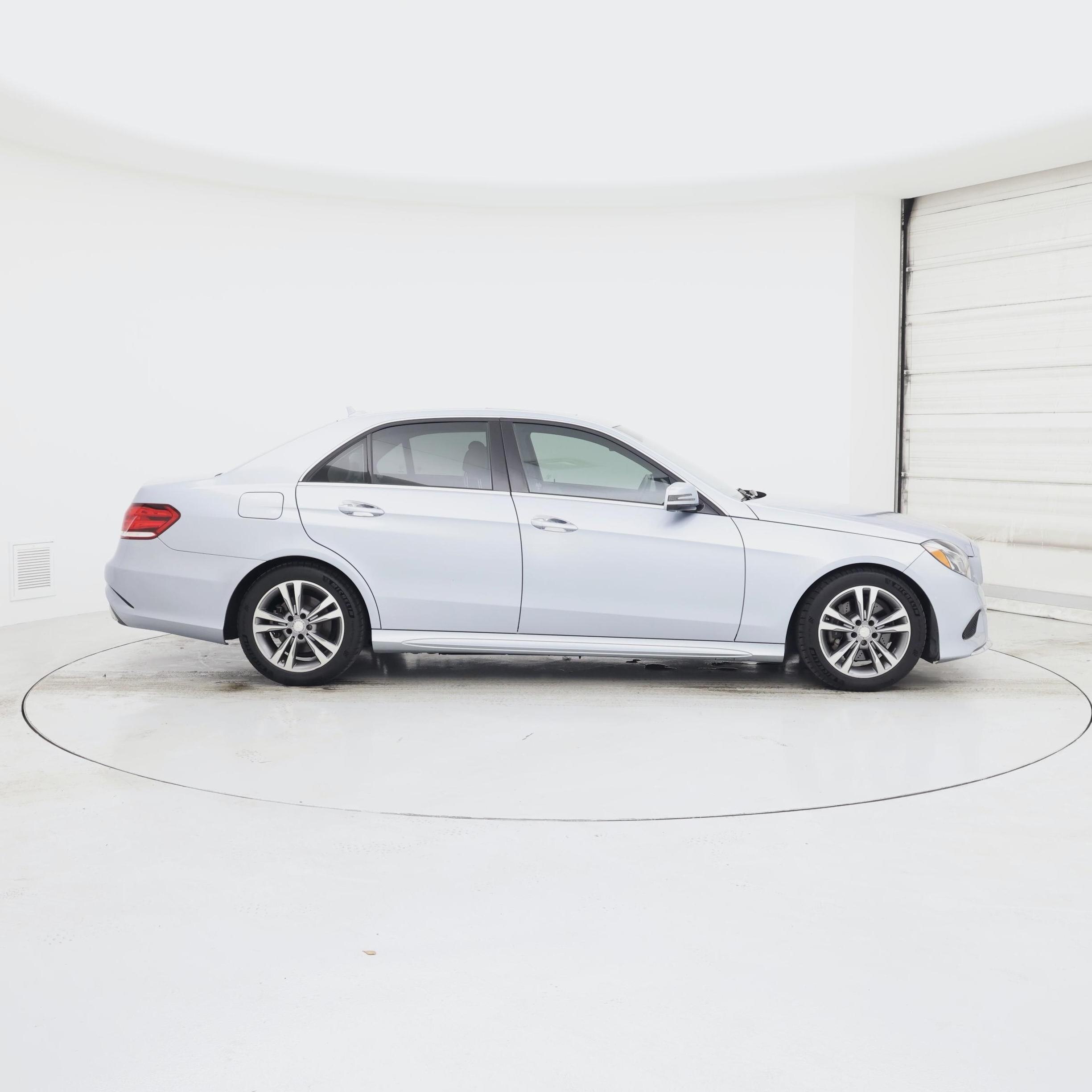 Thumbnail: 2016 Mercedes-Benz E-Class - 7