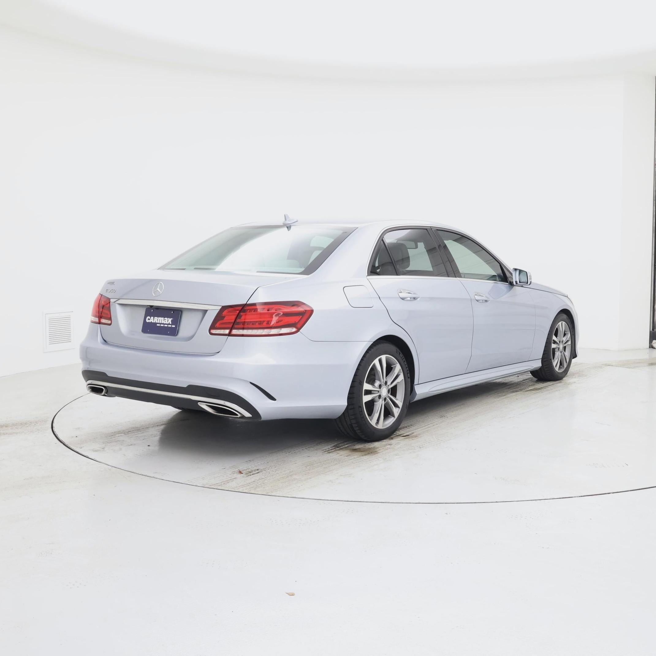 Thumbnail: 2016 Mercedes-Benz E-Class - 8