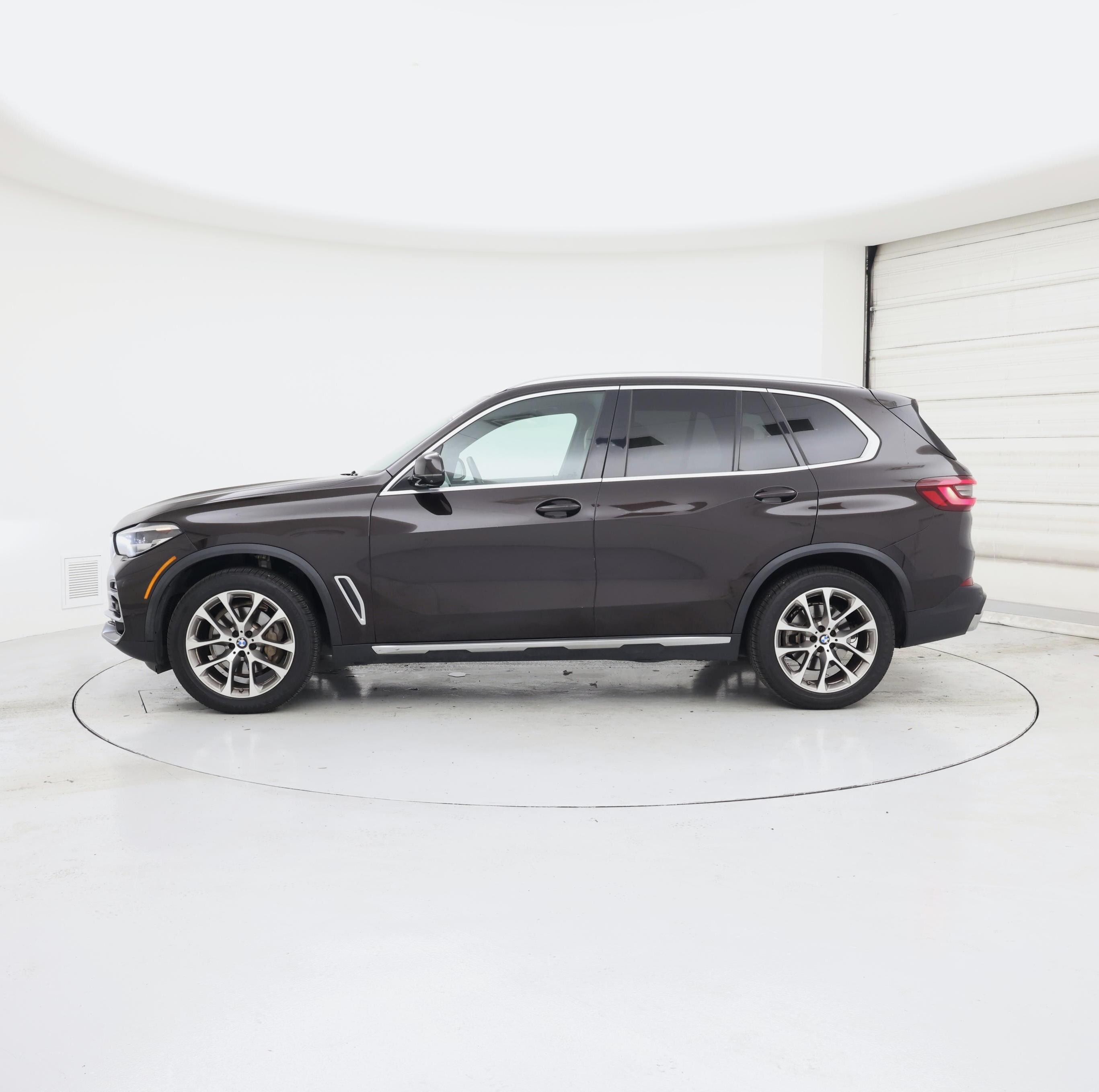 Thumbnail: 2021 BMW X5 - 3
