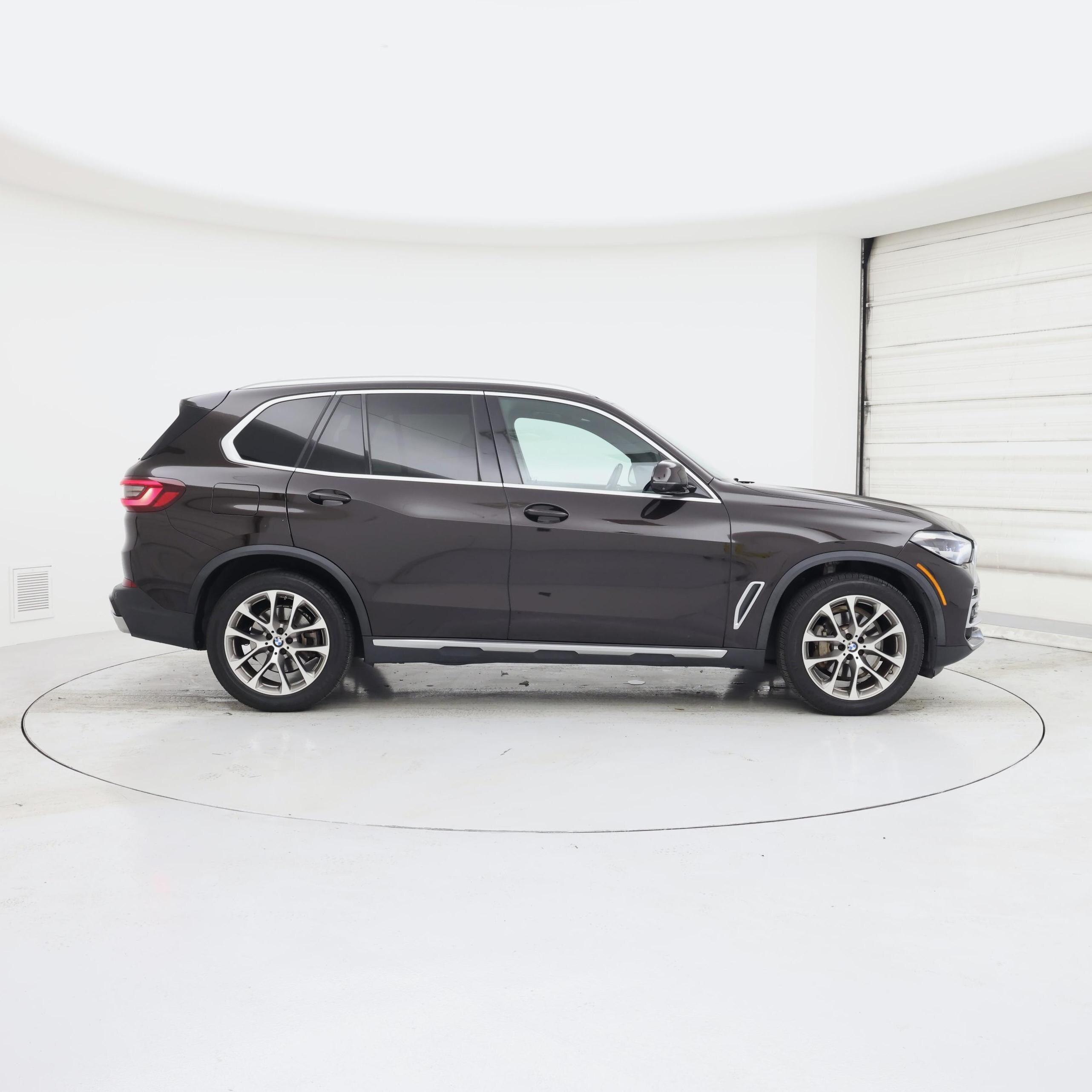 Thumbnail: 2021 BMW X5 - 7
