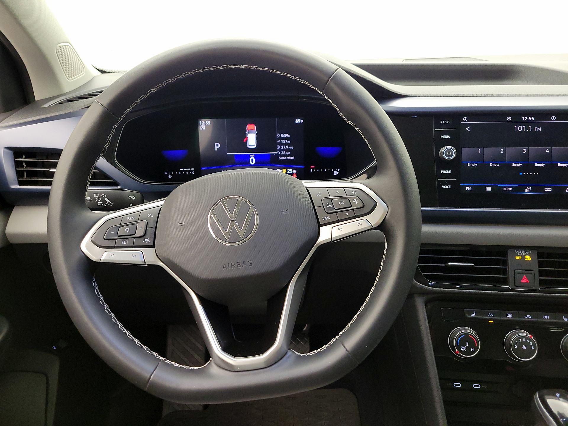 Thumbnail: 2023 Volkswagen Taos - 10