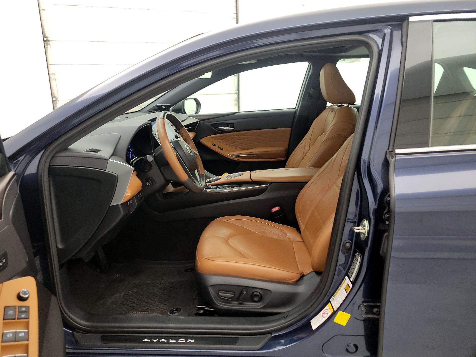 Thumbnail: 2019 Toyota Avalon - 11