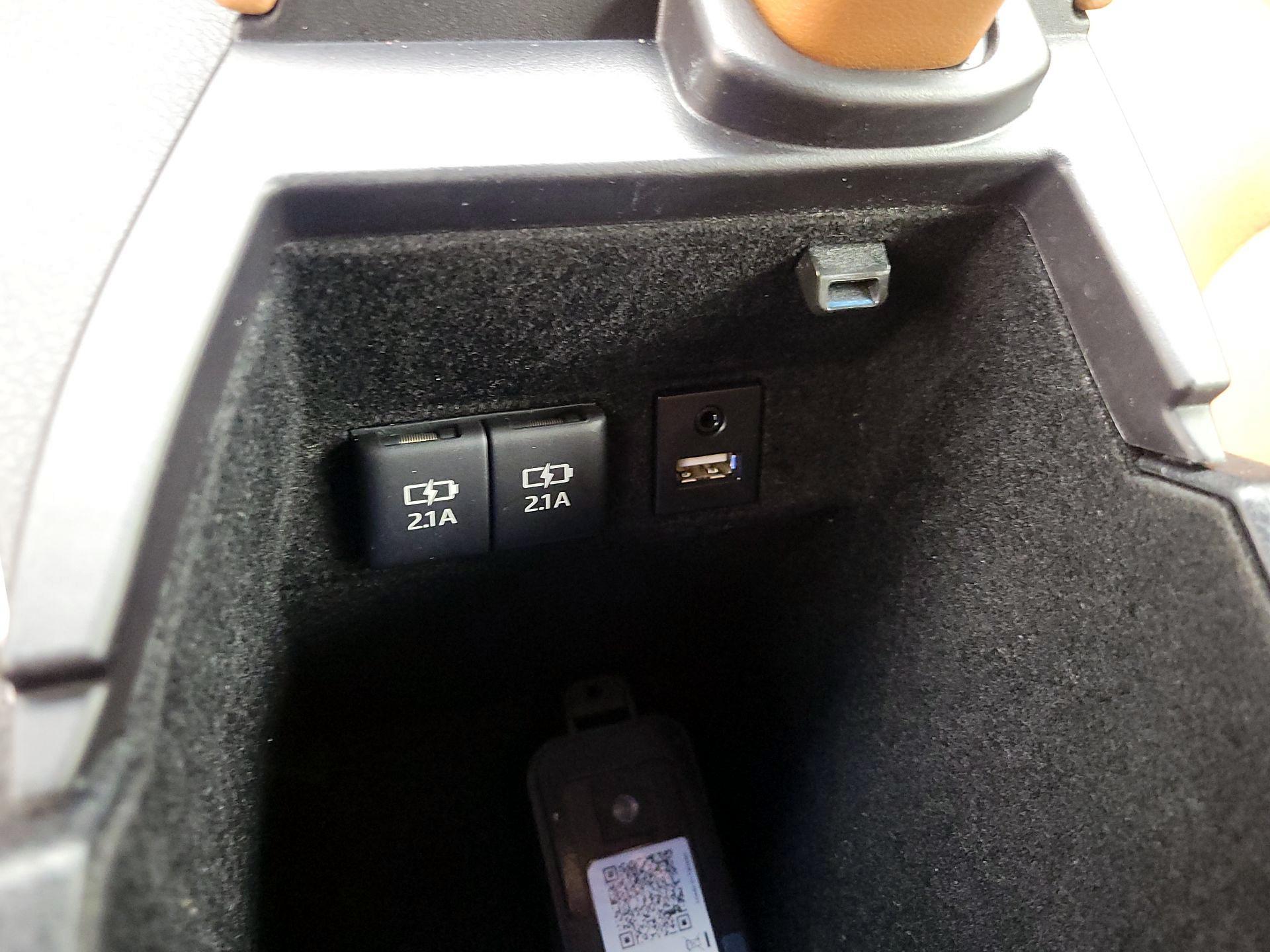 Thumbnail: 2019 Toyota Avalon - 19