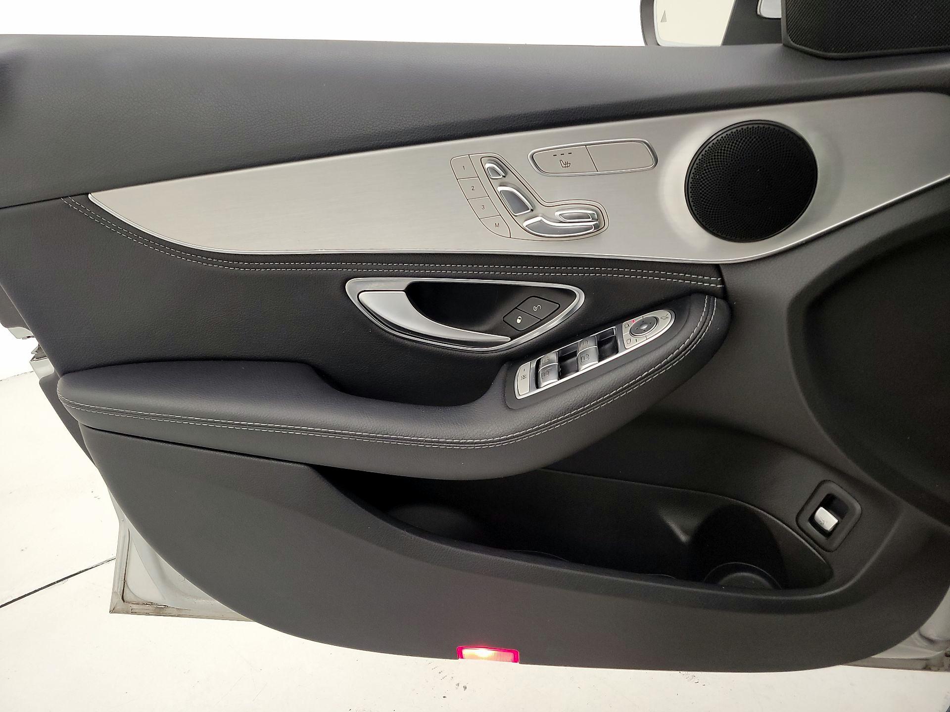 Thumbnail: 2016 Mercedes-Benz C-Class - 12