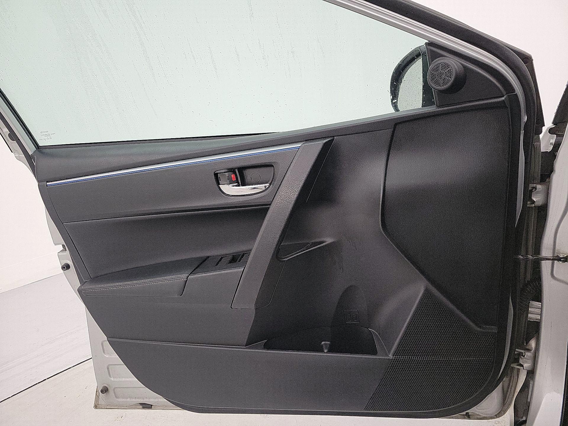 Thumbnail: 2016 Toyota Corolla - 12